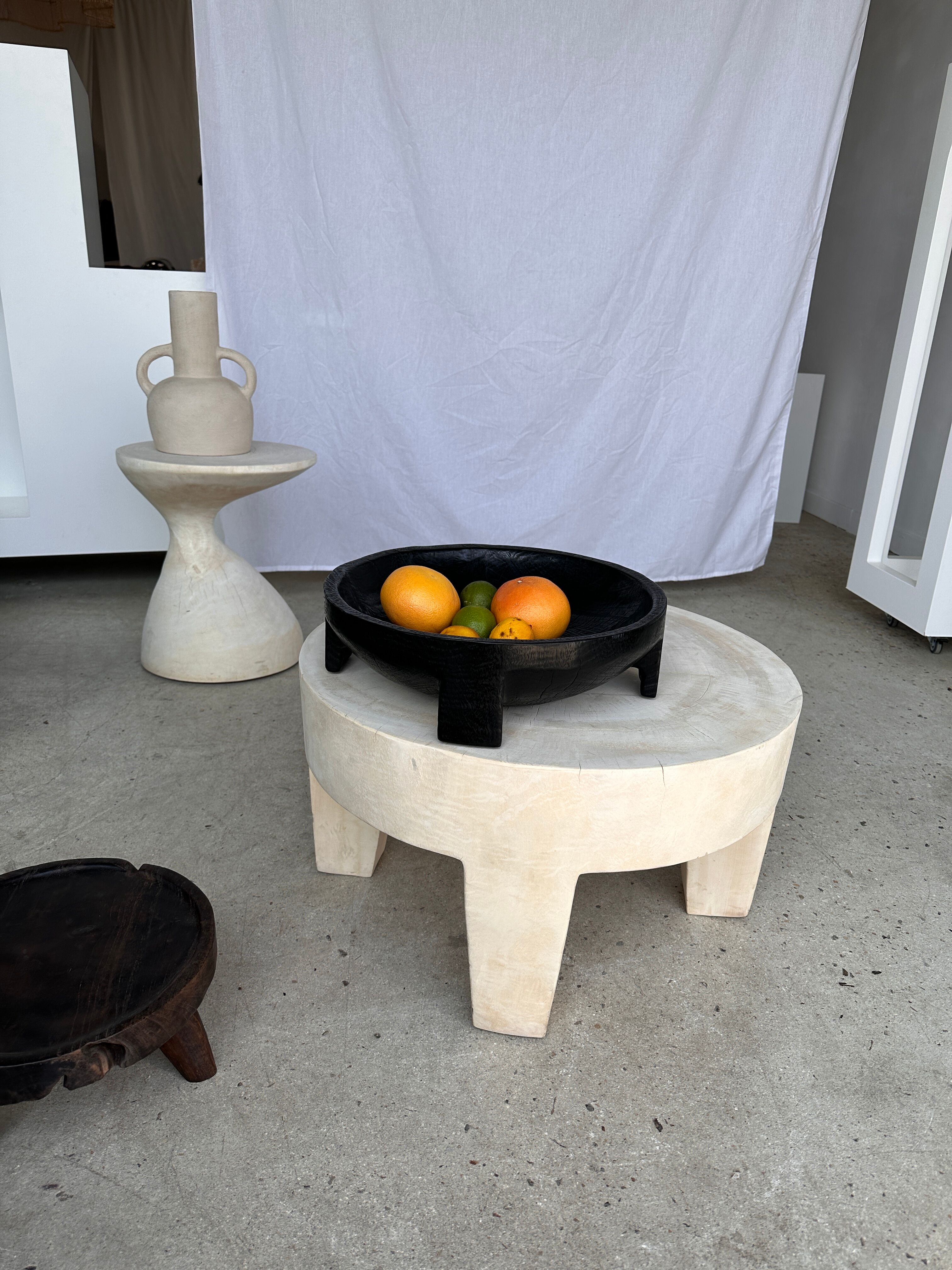 Cut in monoxyl mango wood