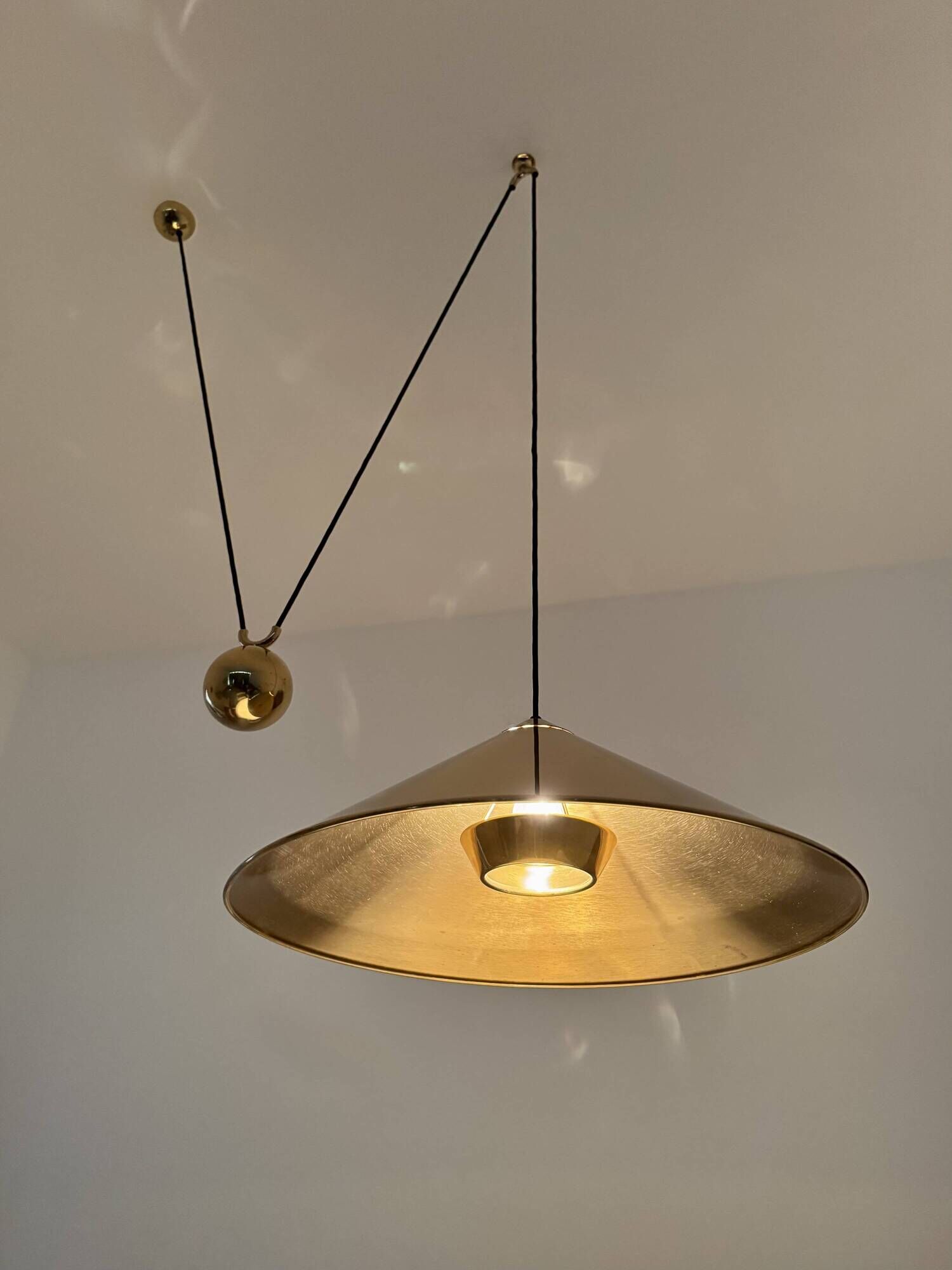 Adjustable Brass Keos Pendant Lamp with Counterweight by Florian Schulz