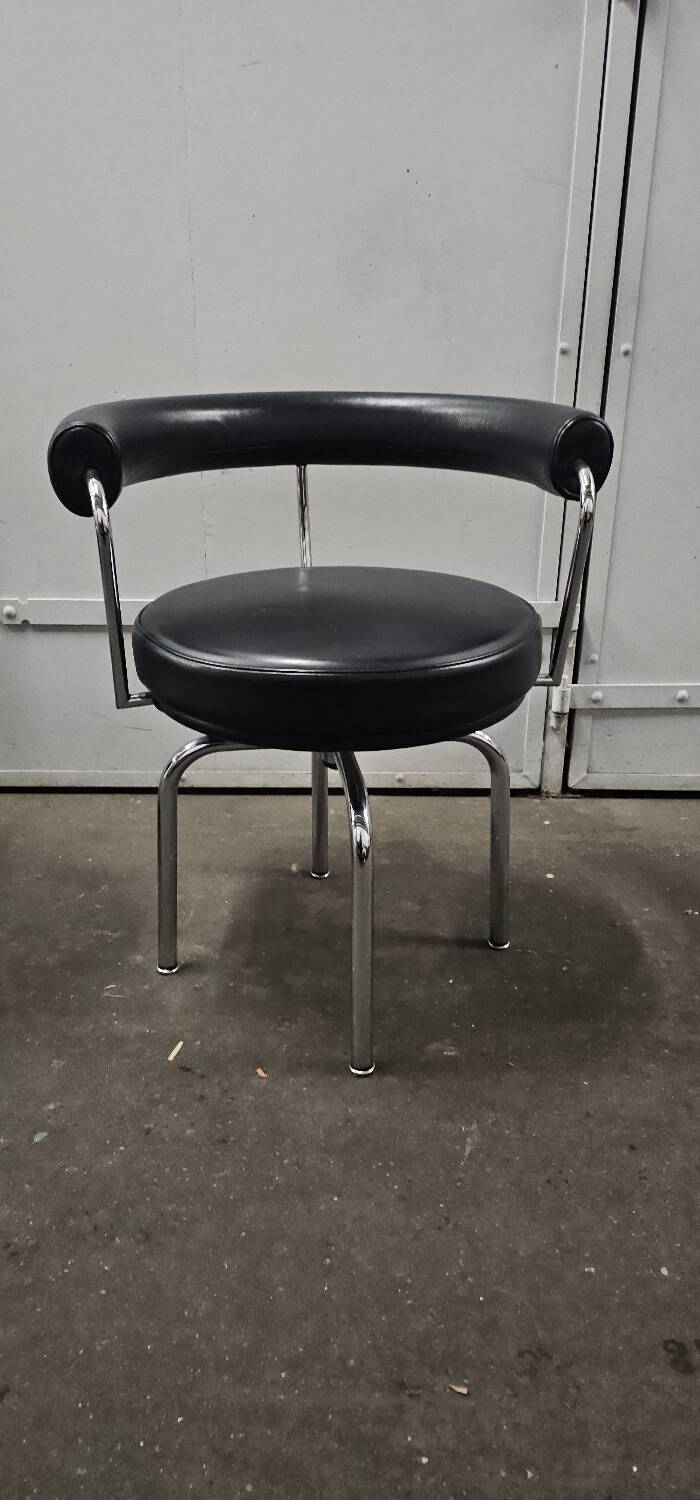 4 Cassina Lc7 Charlotte Perriand