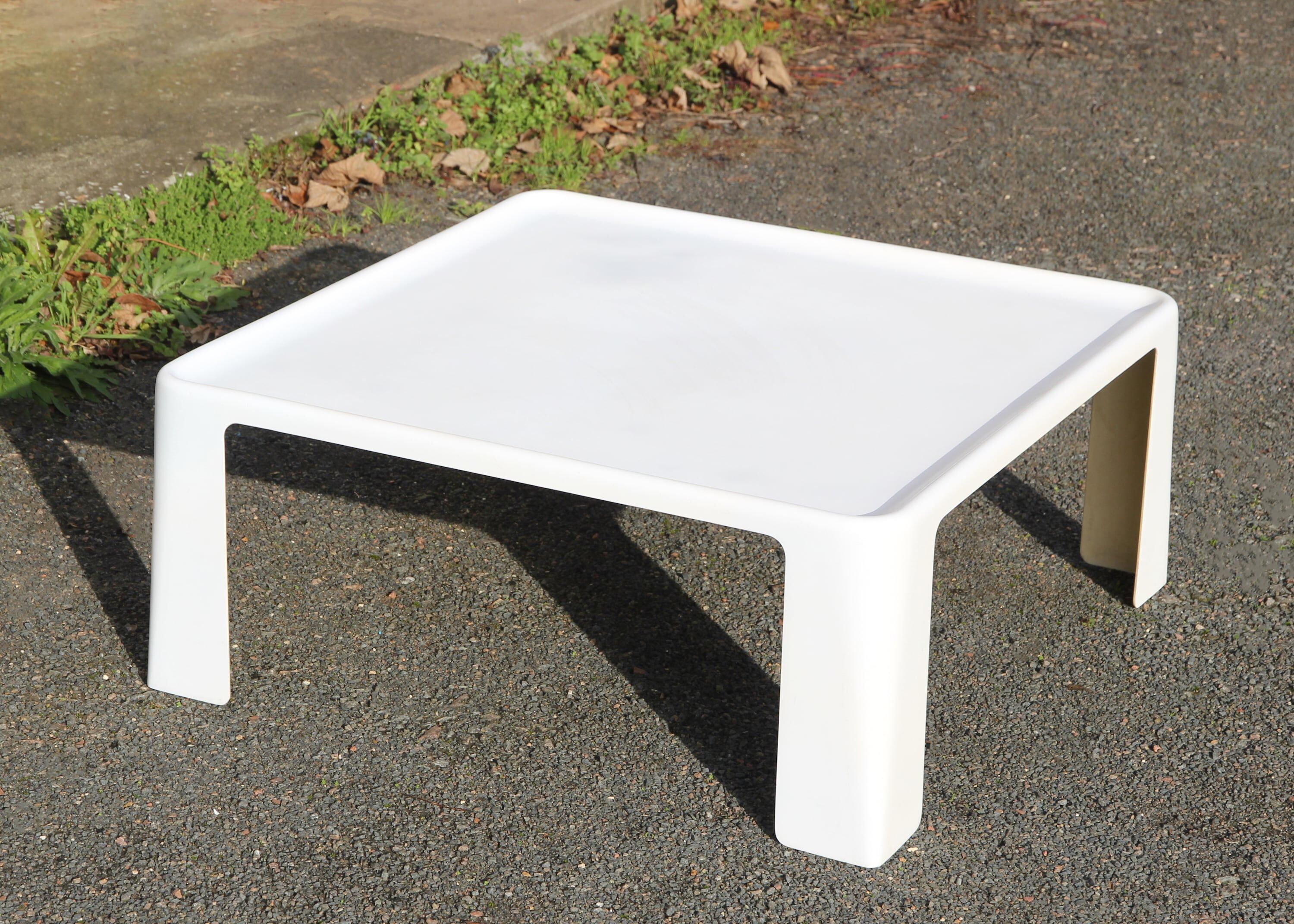 Amanta coffee table by Mario Bellini for C&B, 1960s