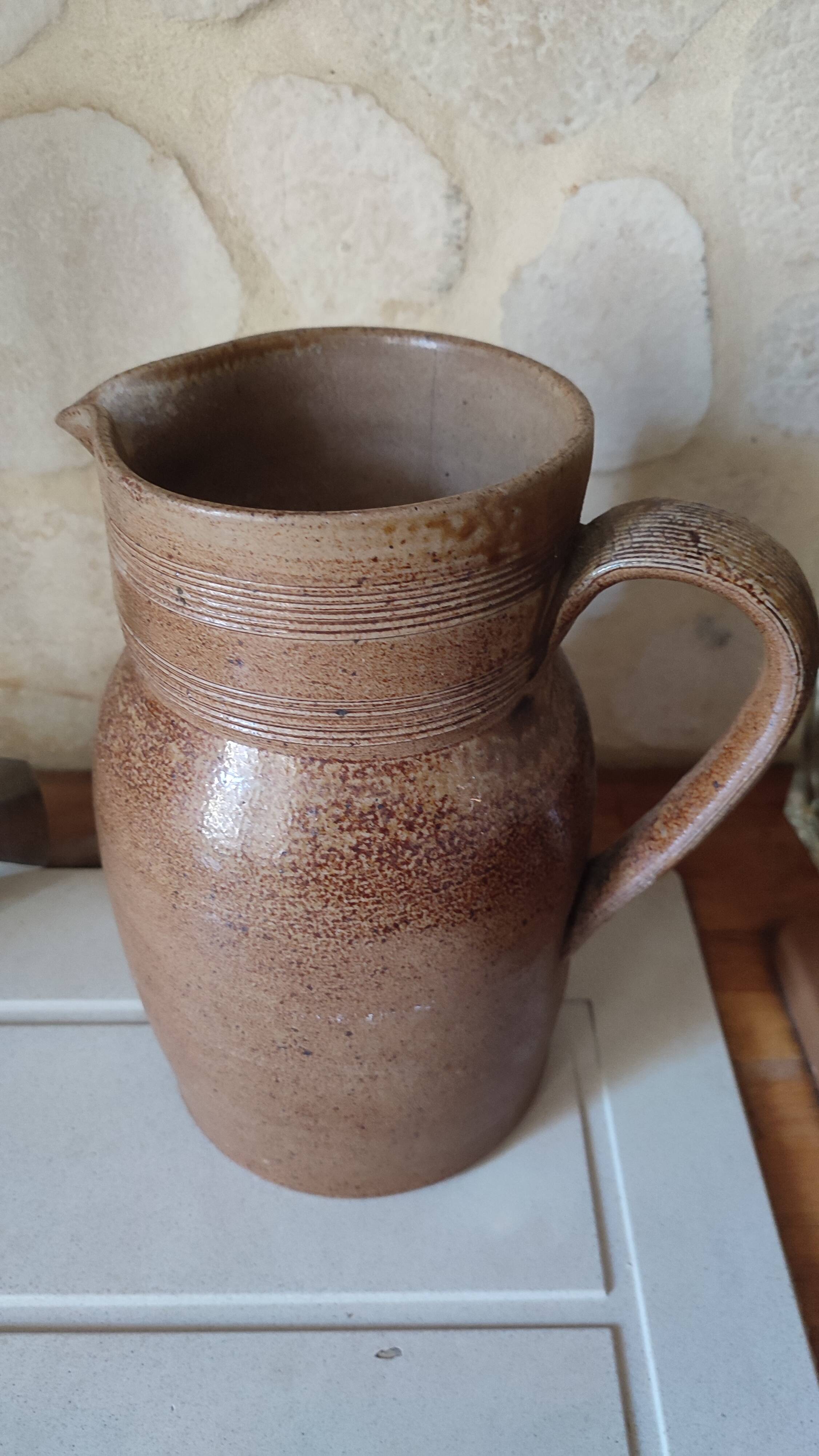 3 liter stoneware pitcher