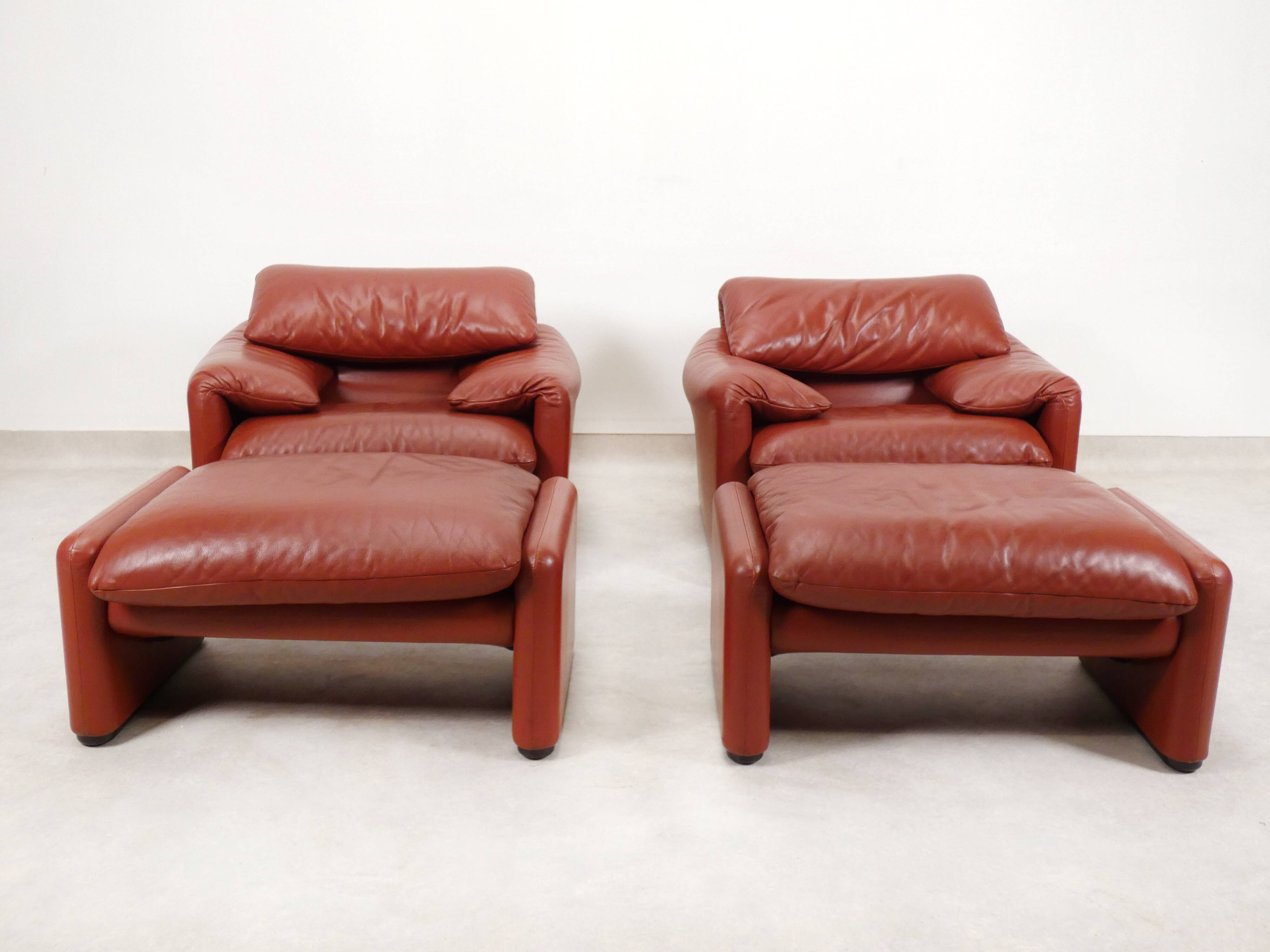 2 Cassina Maralunga fauteuils with ottoman