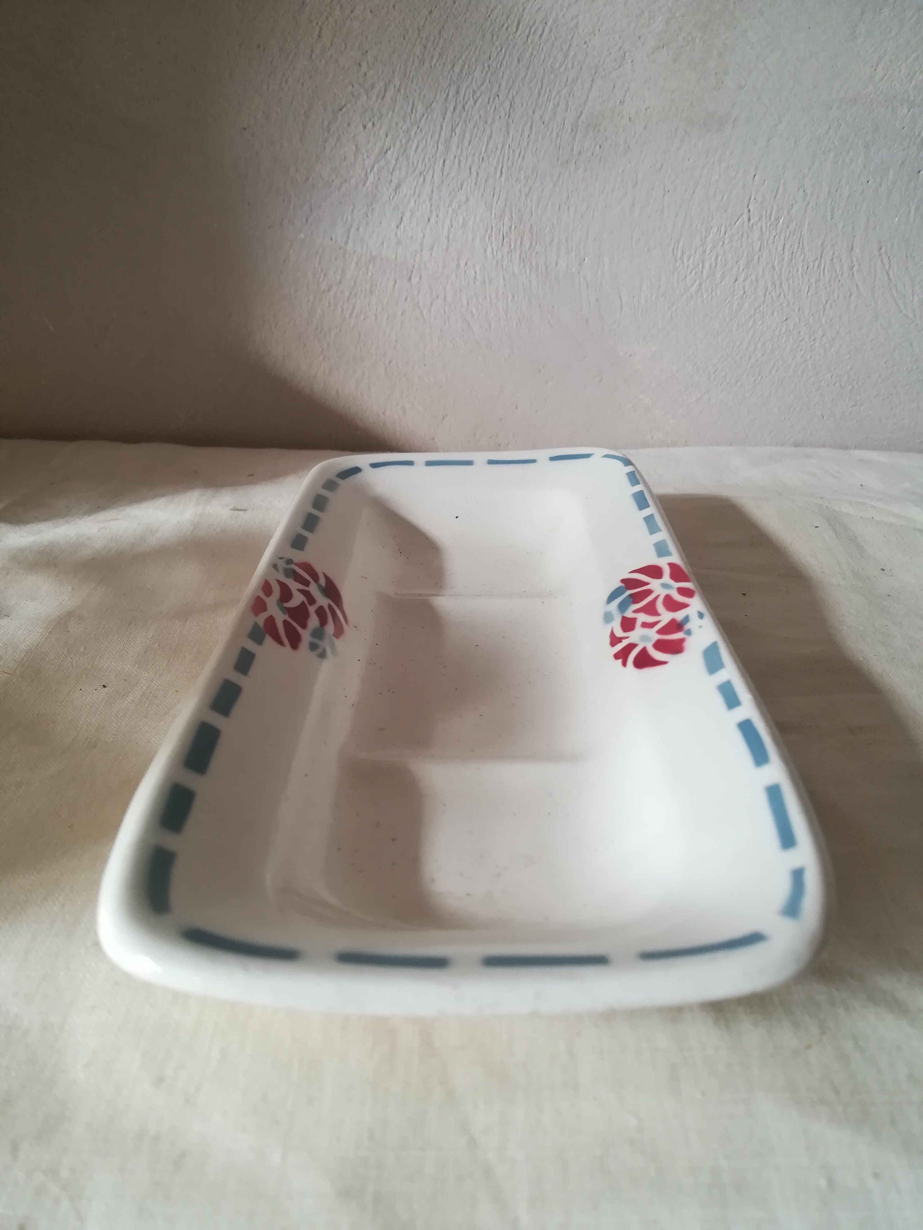 Opaque earthenware soap