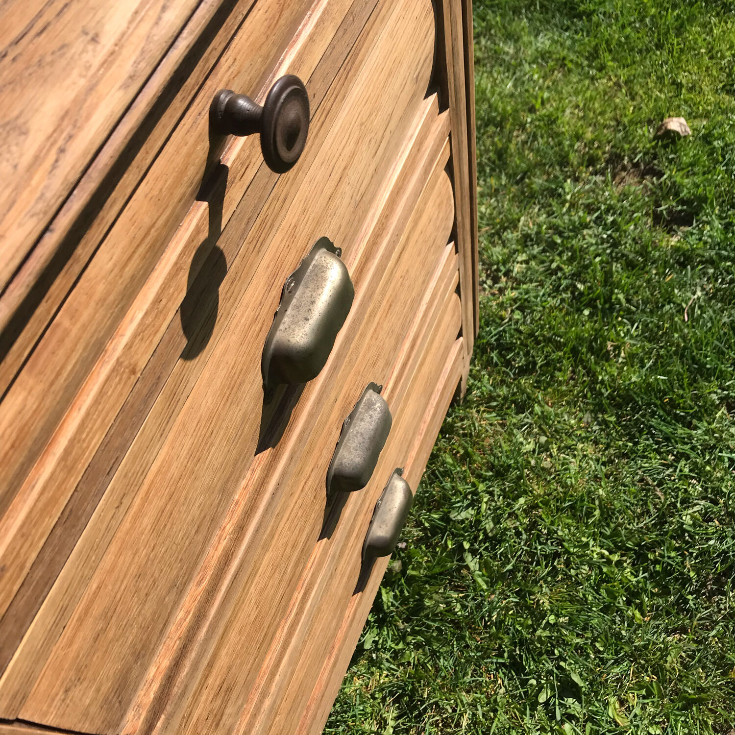 Oak cabinet with 4 drawers