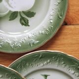 7 earthenware dessert plates with apple decoration and barbotine outline KG Lunéville