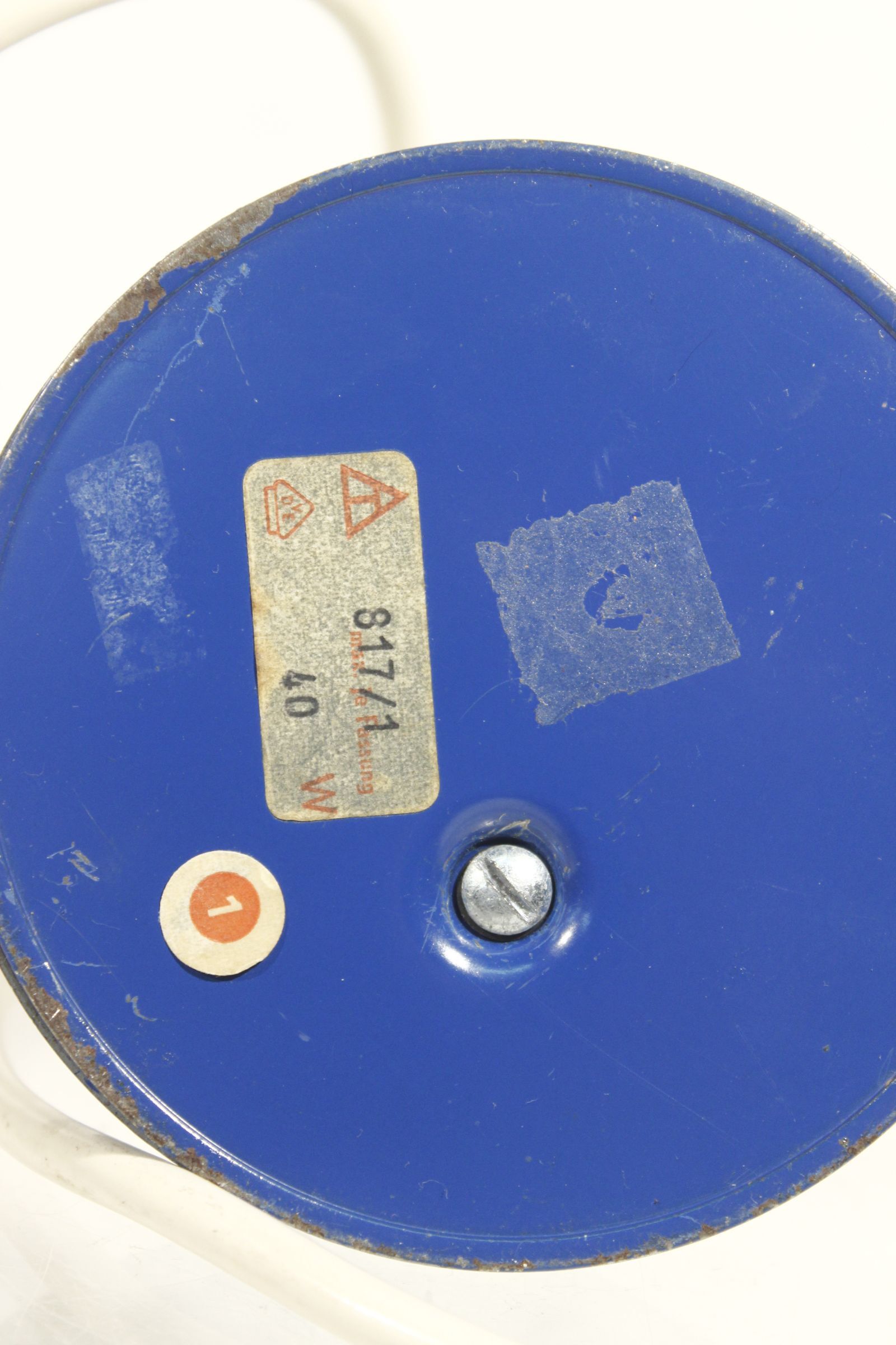 Lampe de bureau vintage métal peint blanc & bleu design Allemagne 1960s