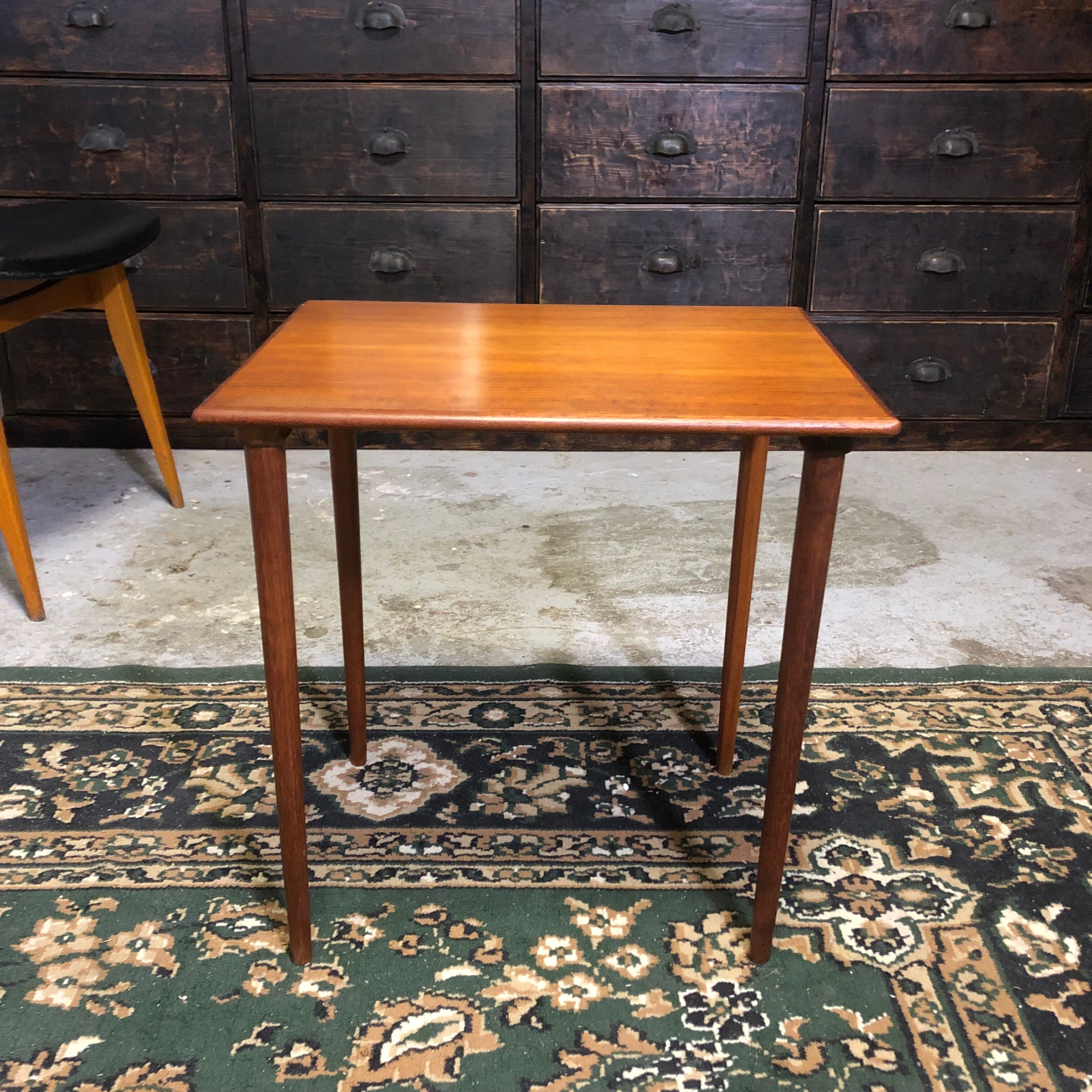 Coffee table vintage compass feet