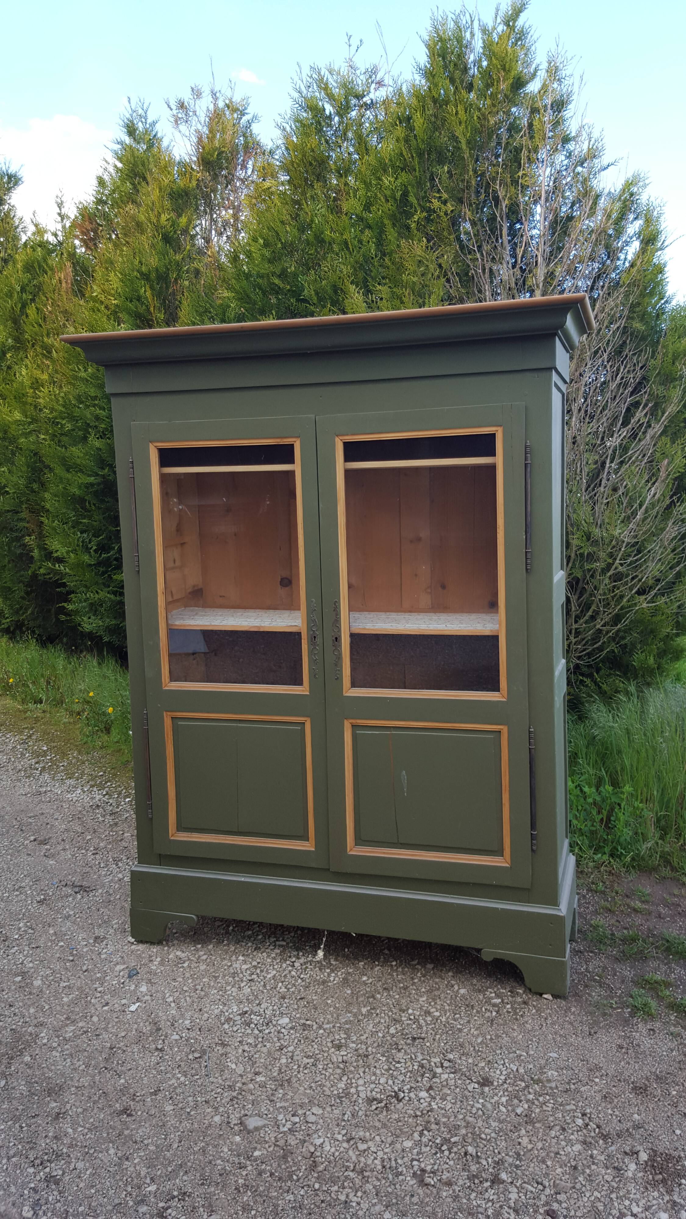 Old-housed cabinet in fir