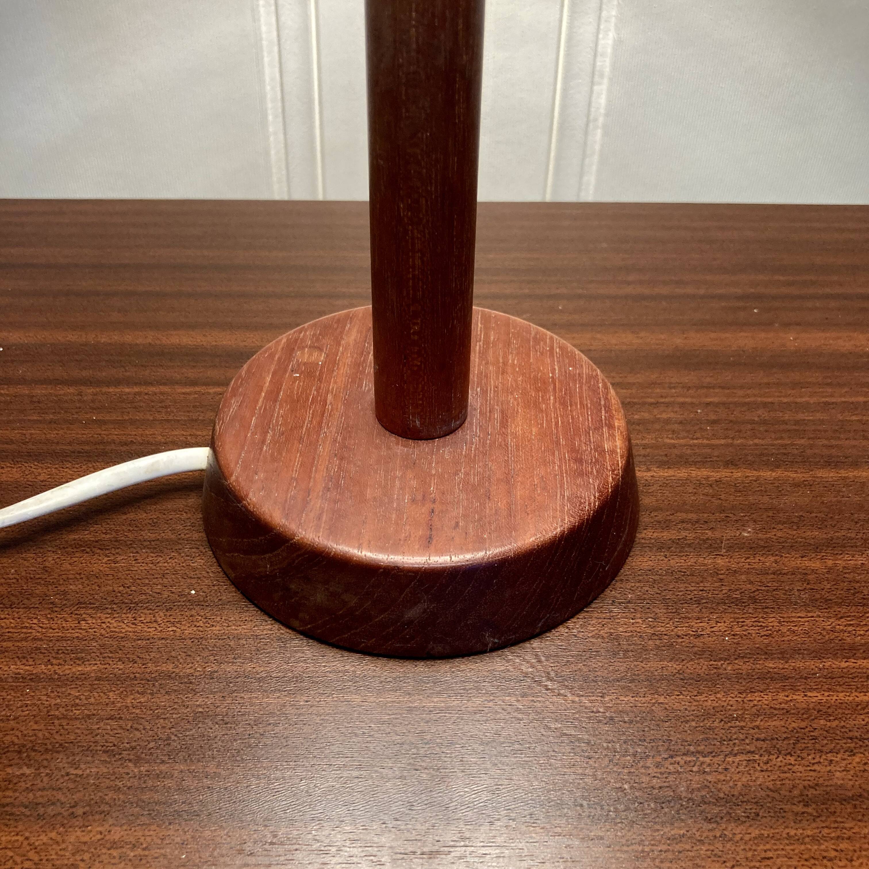 Grande lampe scandinave 1950.