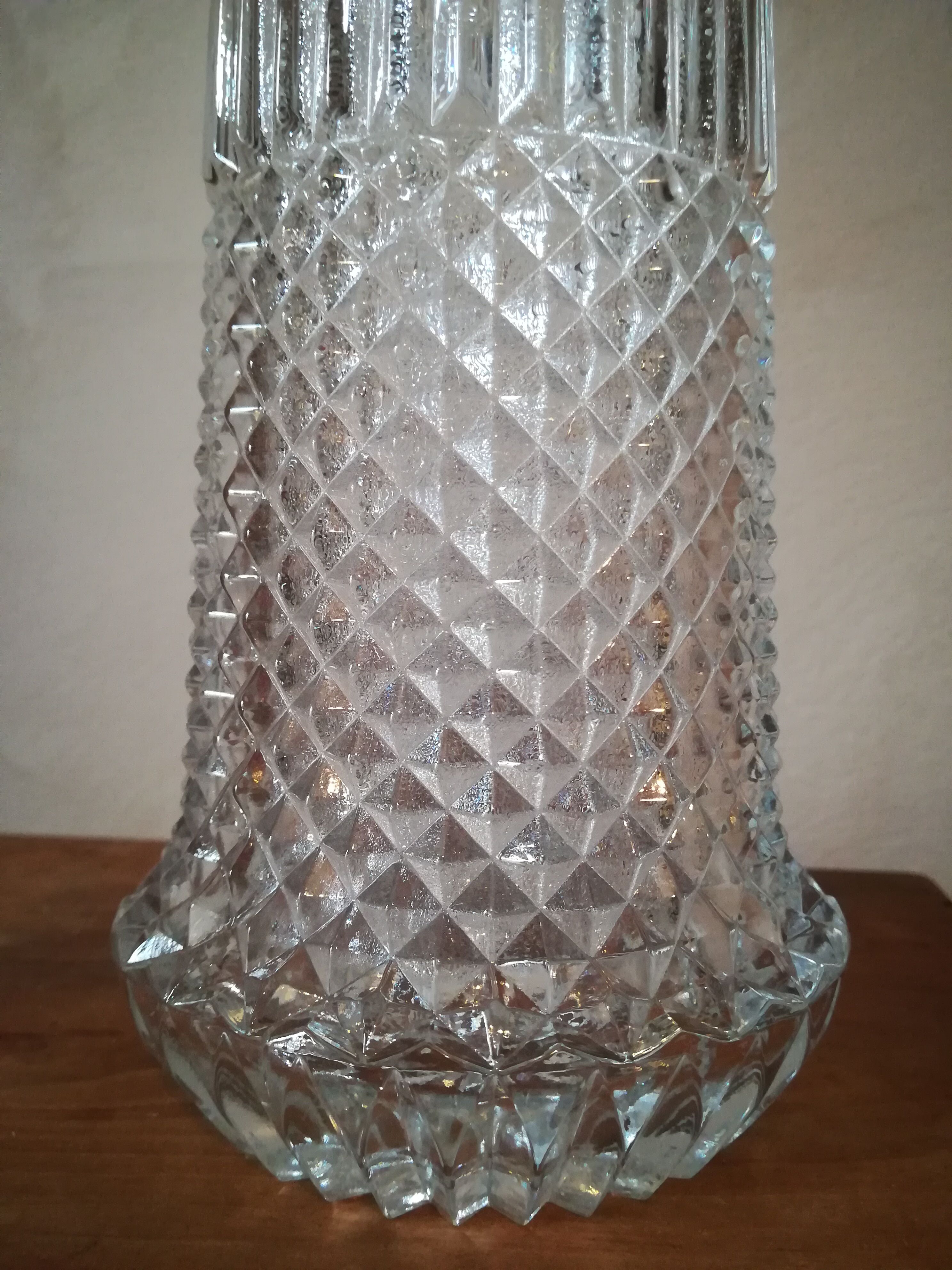 Diamond tip carafe