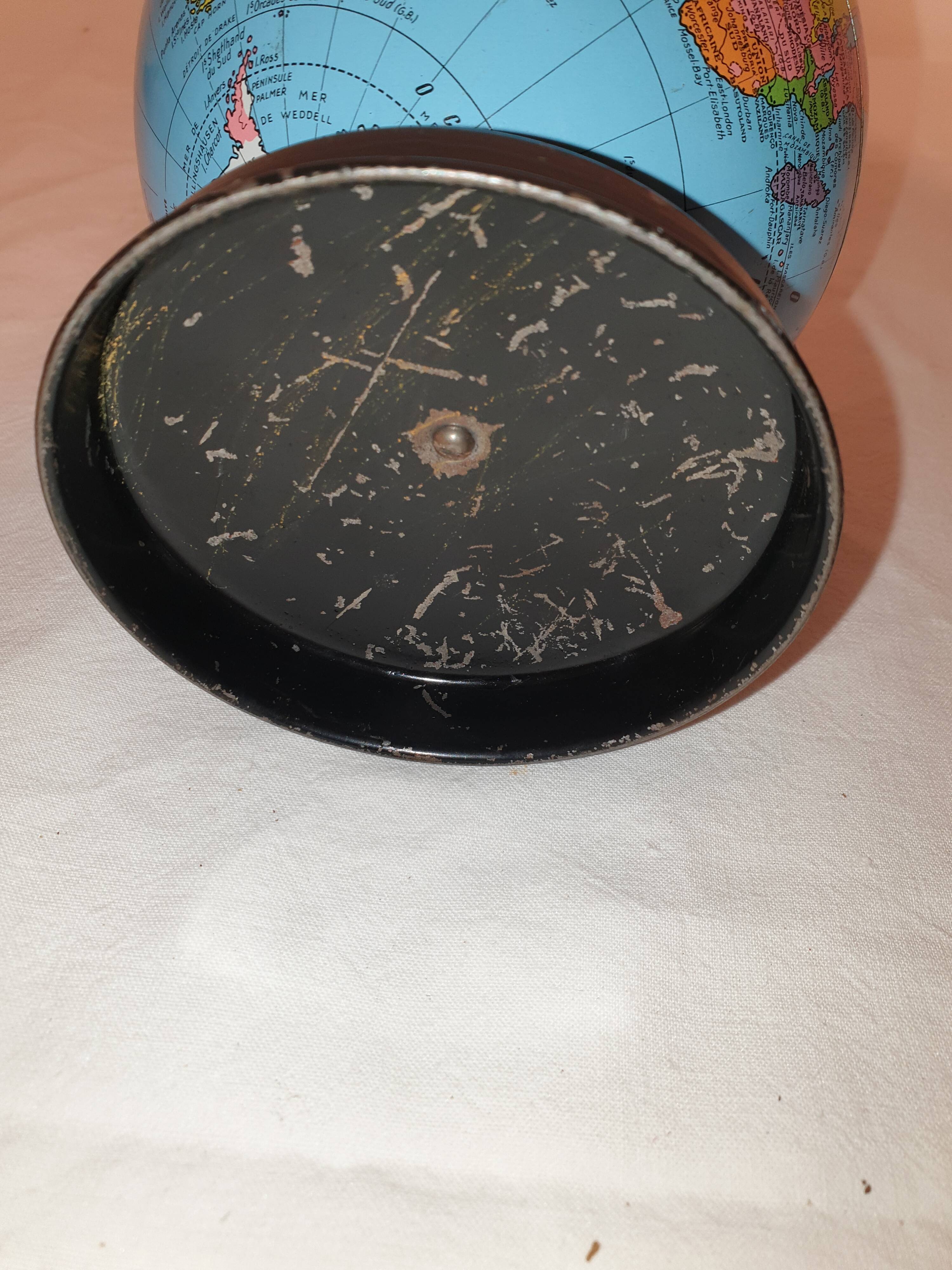 Small globe year 60 Taride