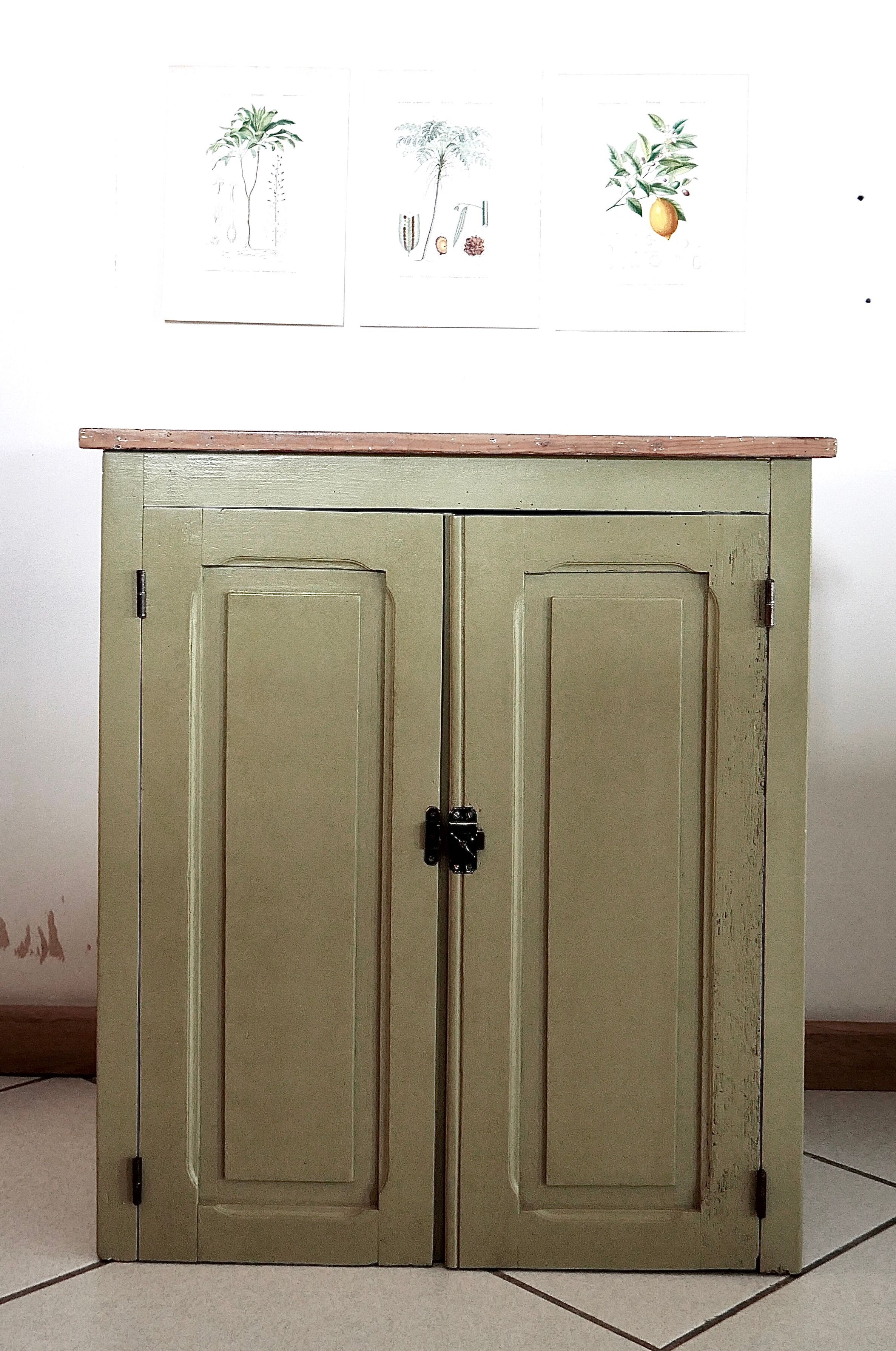 Parisian buffet "clay green"