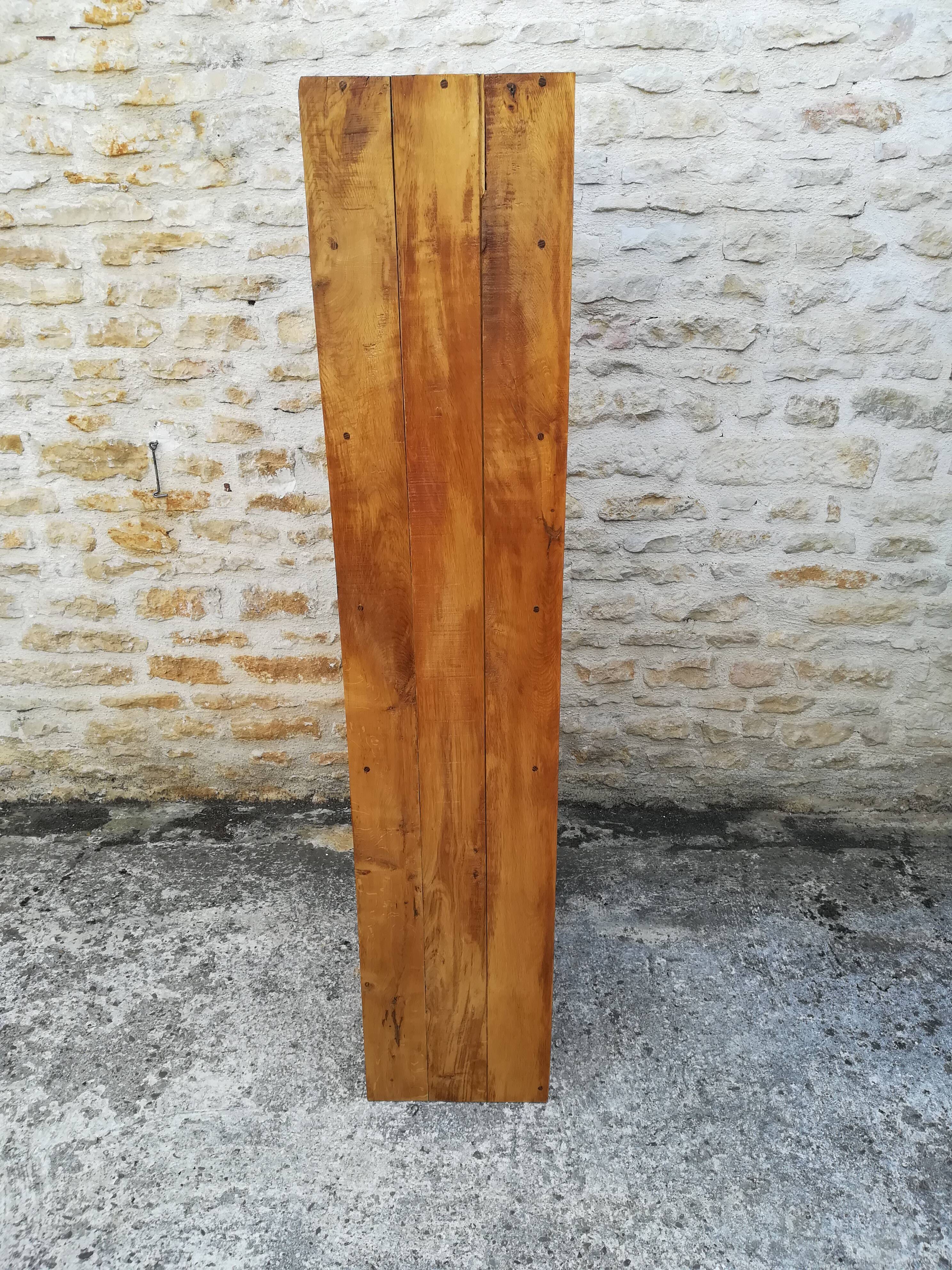 Buffet with sliding doors