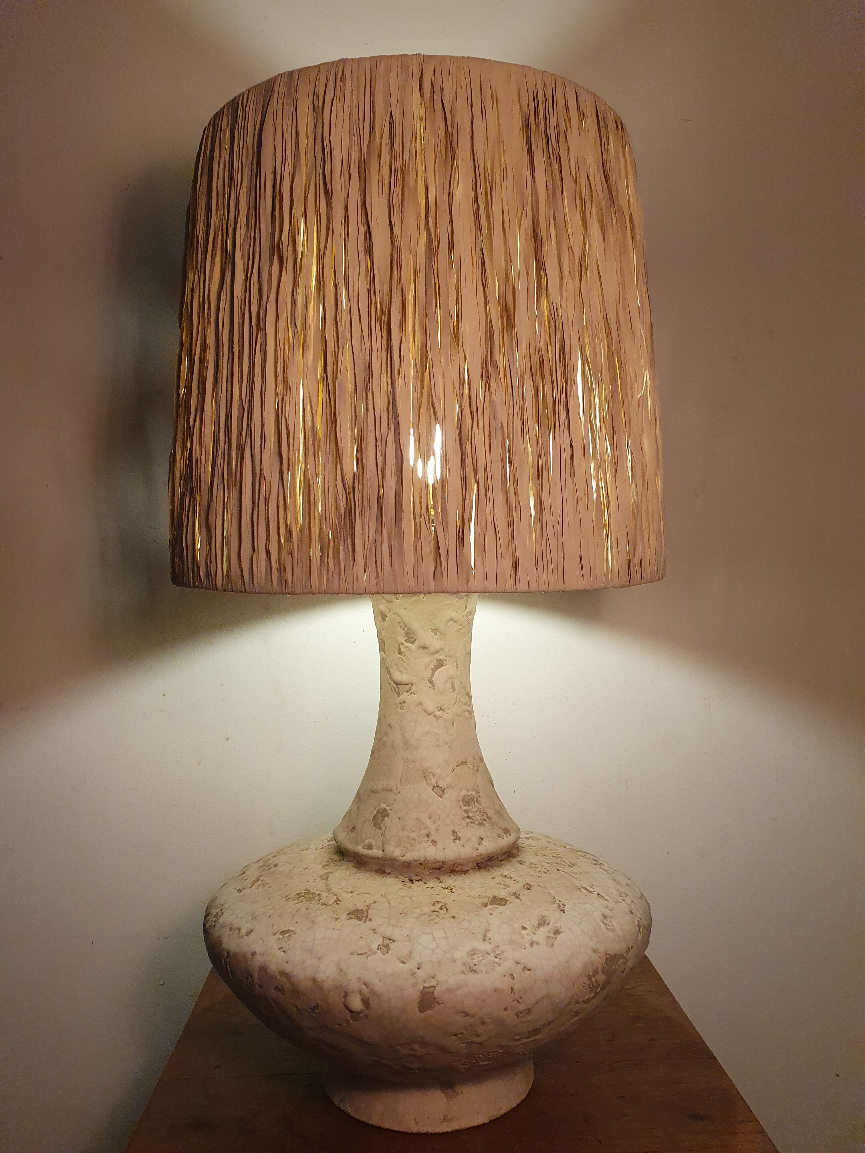 Enamelled ceramic lamp
