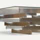 Table basse sculpturale en aluminium brossé et verre – années 1970