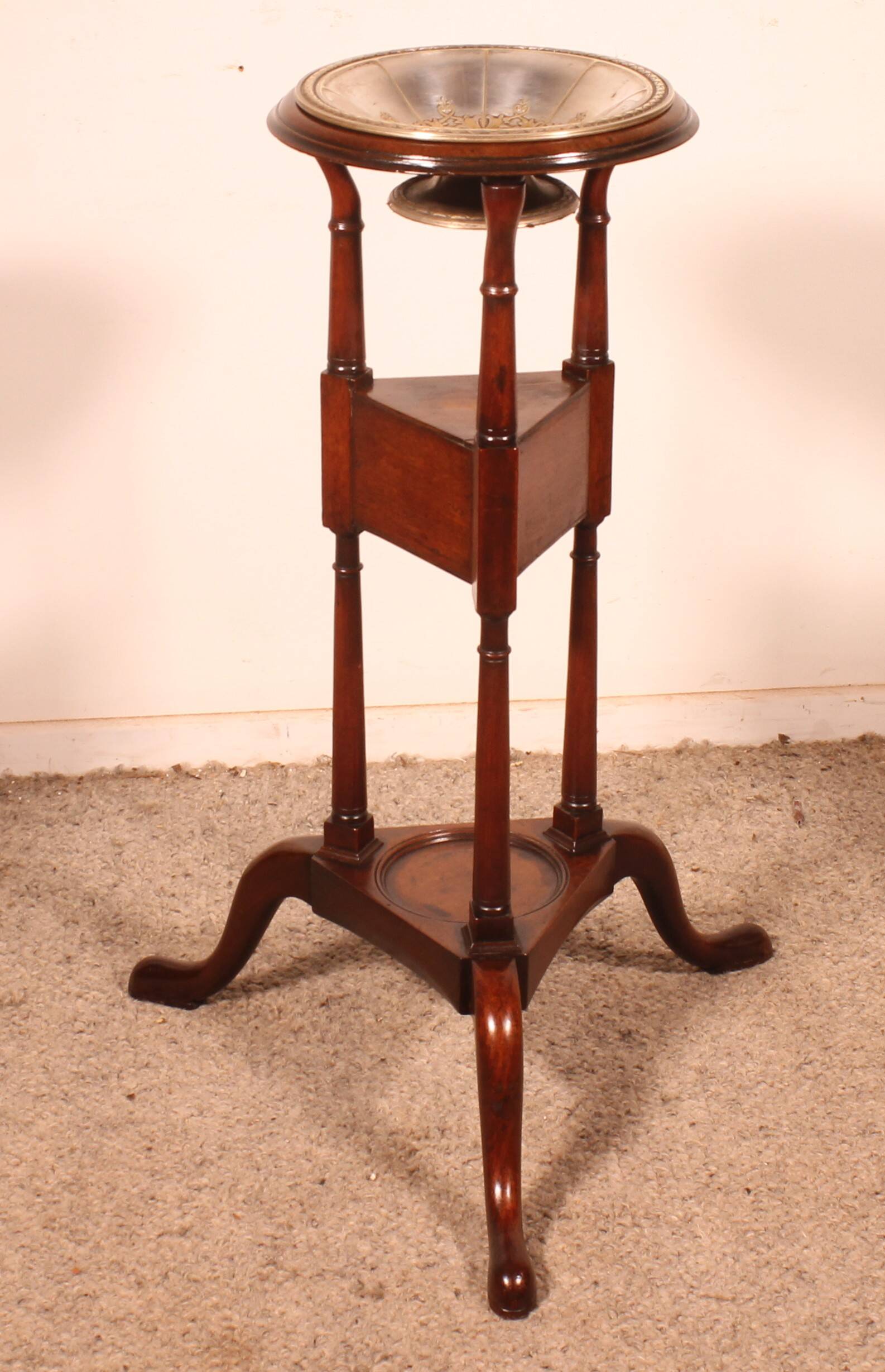 18th century mahogany barber's or pocket emptier