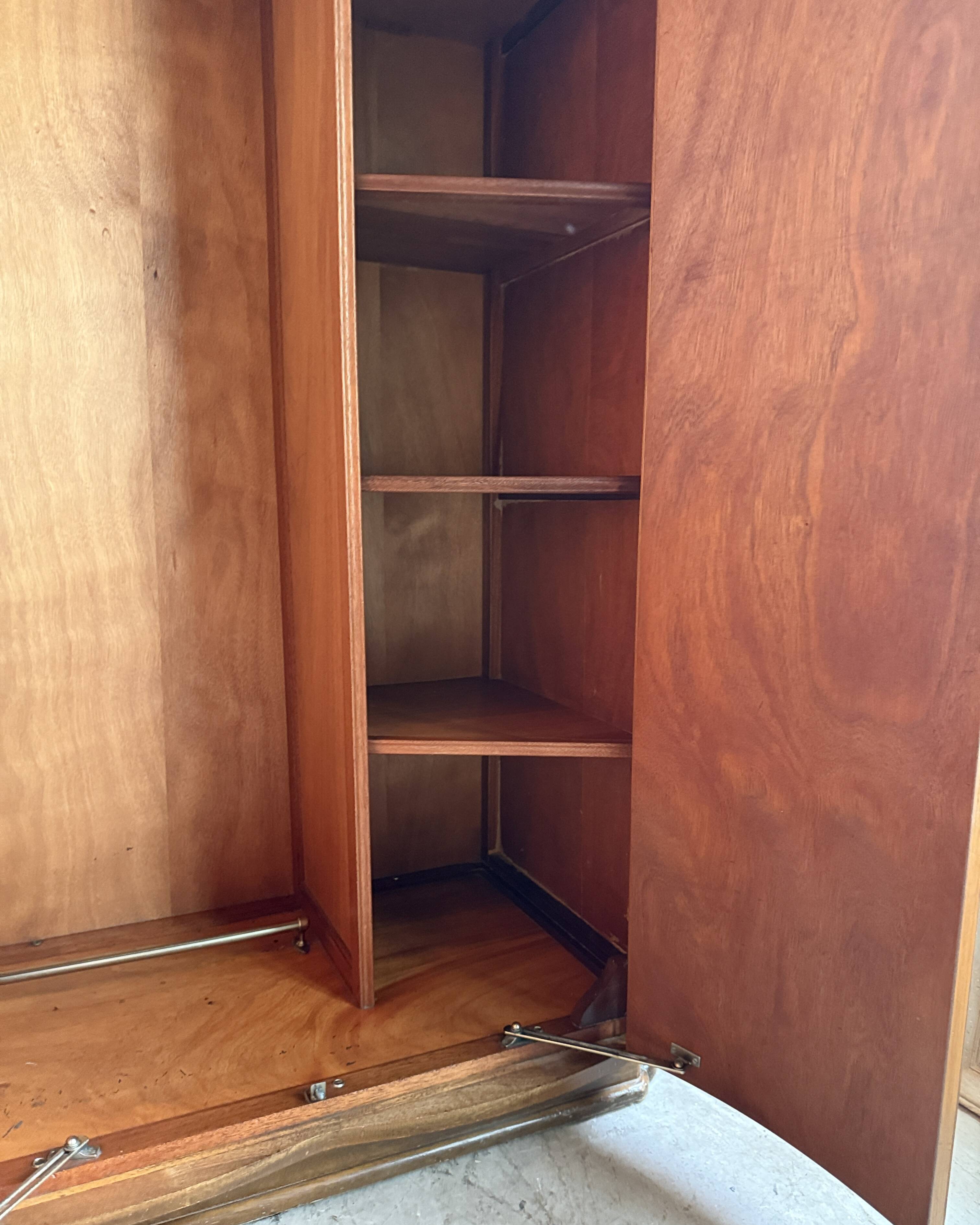 Armoire Art Déco anglaise
