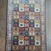 Handmade Indian rug 215x136cm