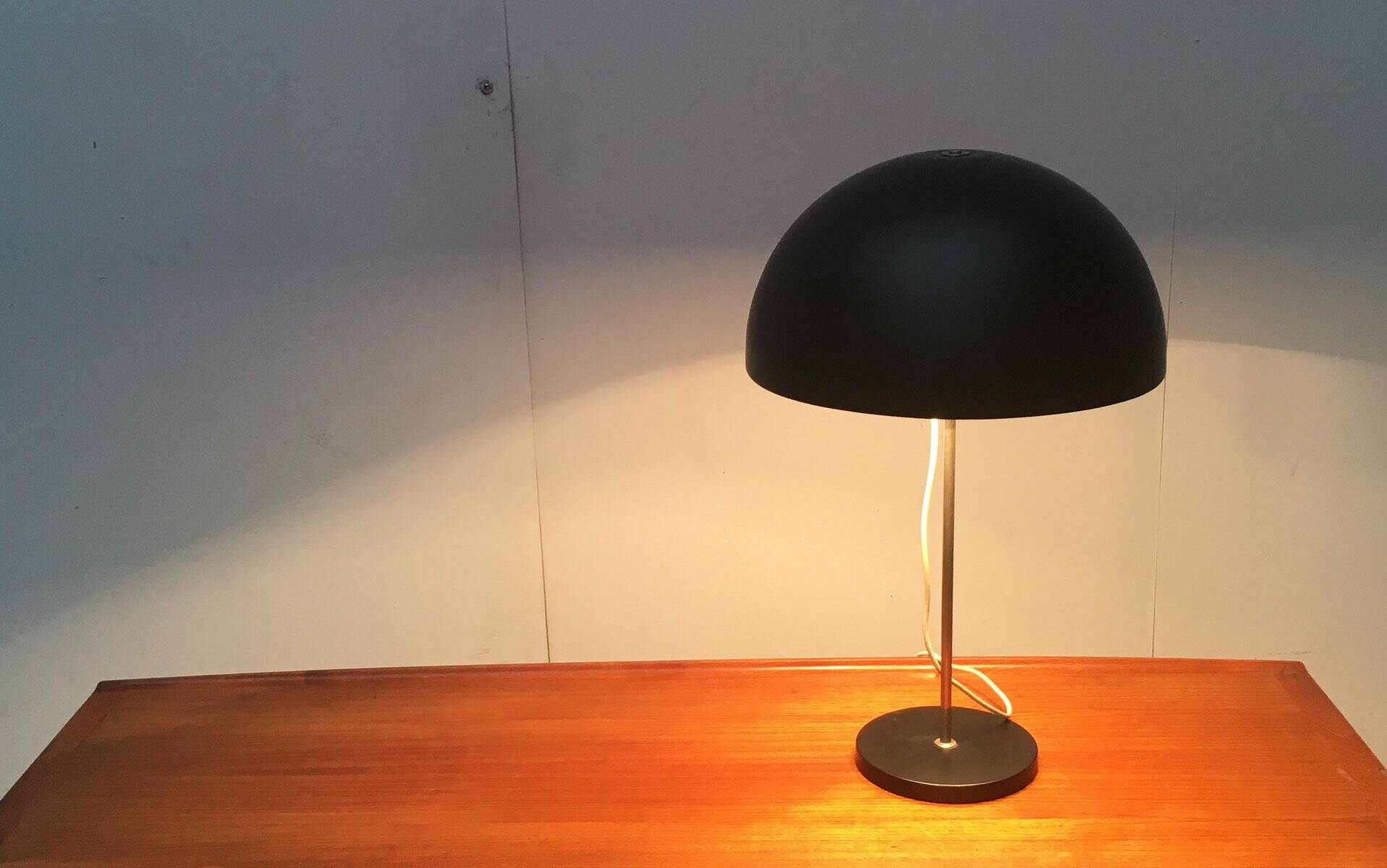 Mid-century minimalist table lamp