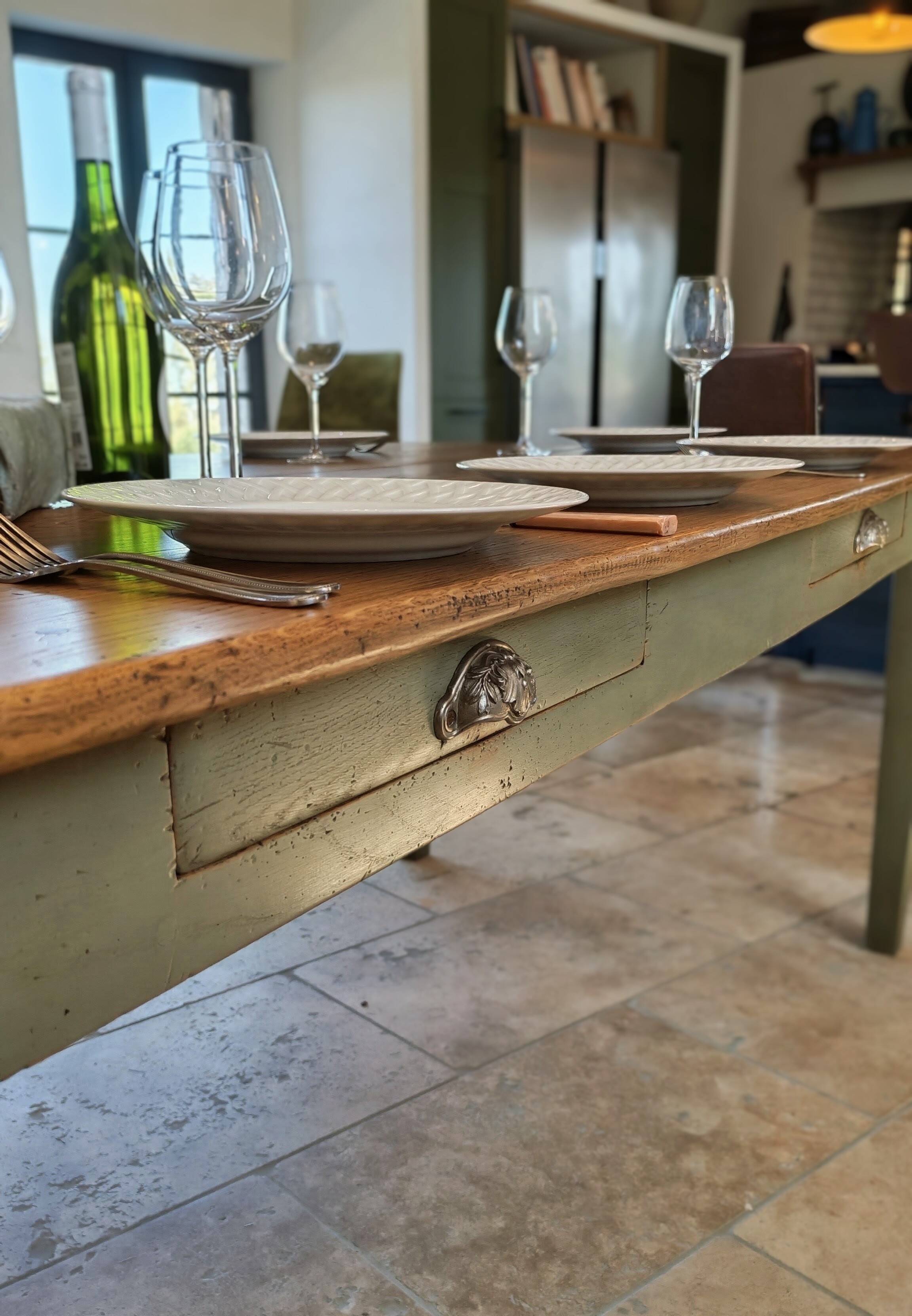 Table de ferme en chêne massif ,2 tiroirs, 2 rallonges,