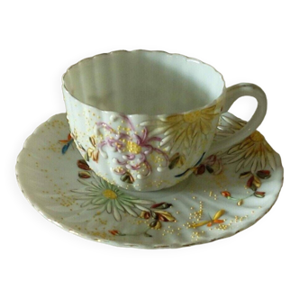 Coffee cup in fine porcelain with elmaille floral decoration