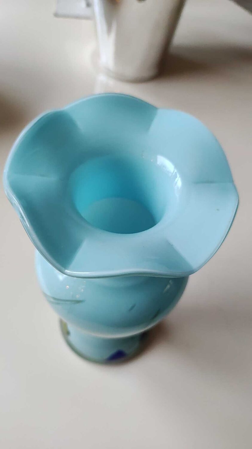 Murano vase in blown Art glass, marbling inclusions, scrolls. High 20 cm