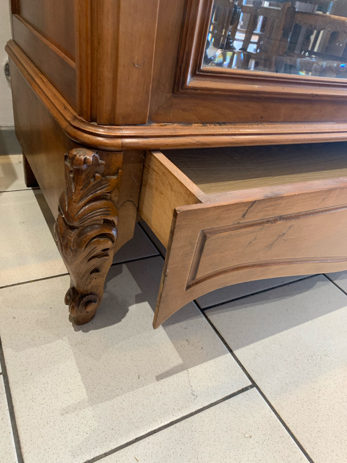 Armoire Ancienne circa 1900 Noyers