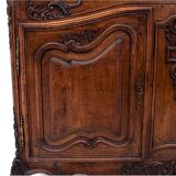 Commode ancienne sur pattes de lion, Europe occidentale, vers 1880. Après rénovation.