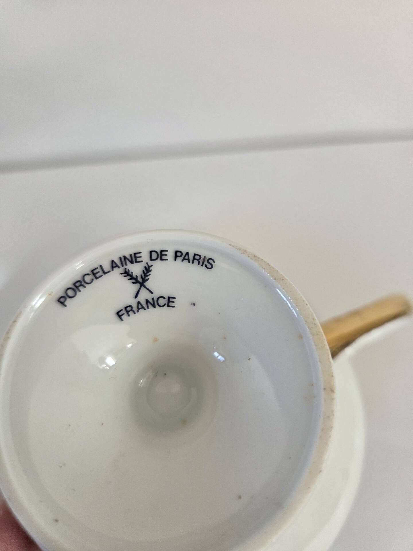 Porcelain cup from Paris "Royal Hunts"