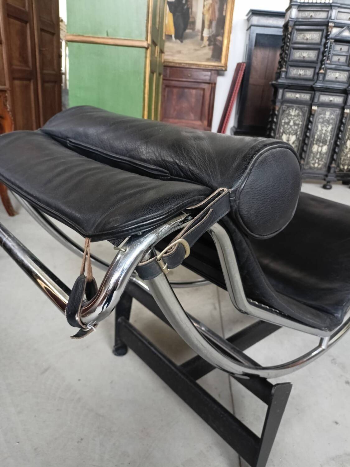 LC4 chaise longue signed – Le Corbusier / Cassina – black leather
