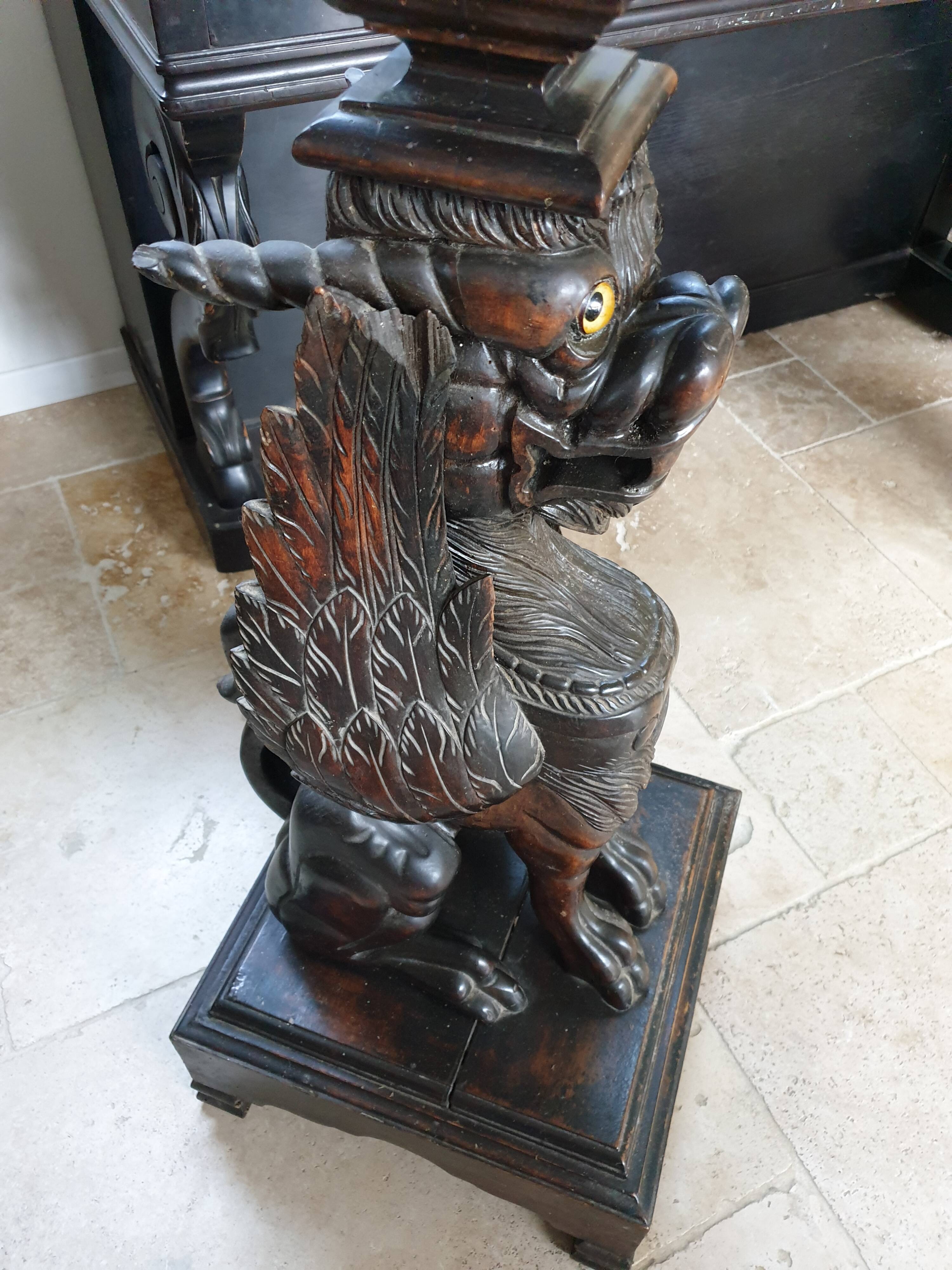 Saddle column griffin winged lion head