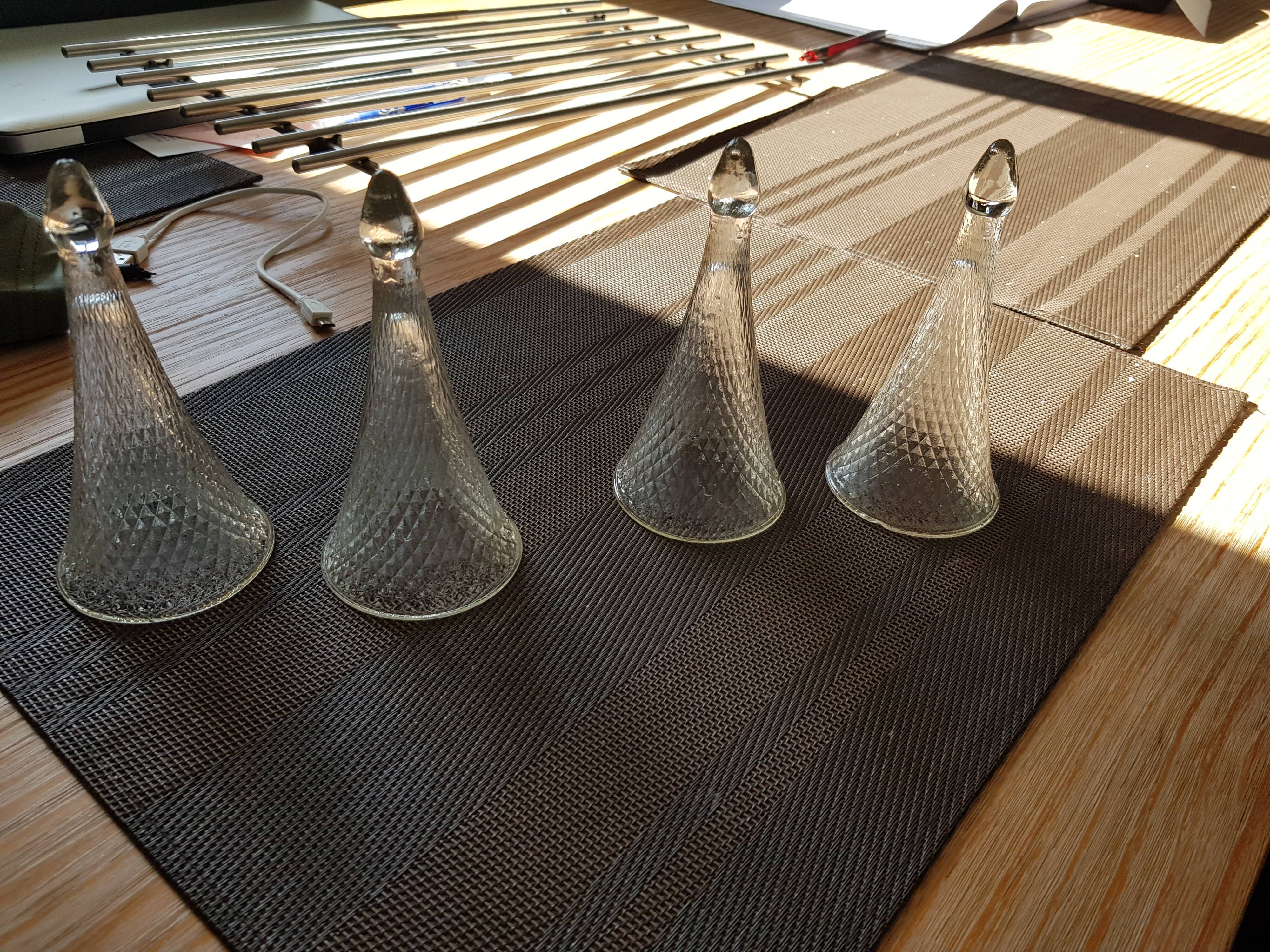 Flutes without feet "pomponettes"