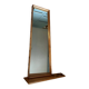 Miroir mural avec l’étagère
