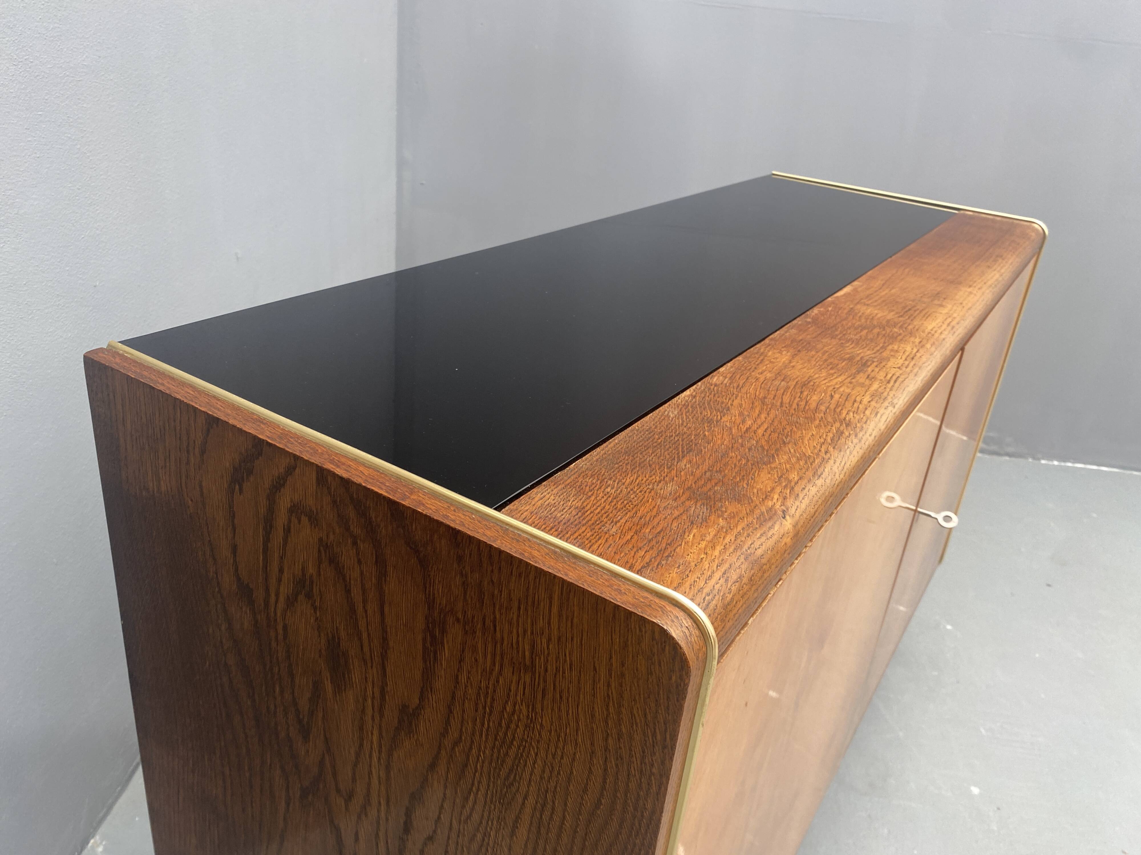 Buffet Jitona en verre opaxite, années 1960