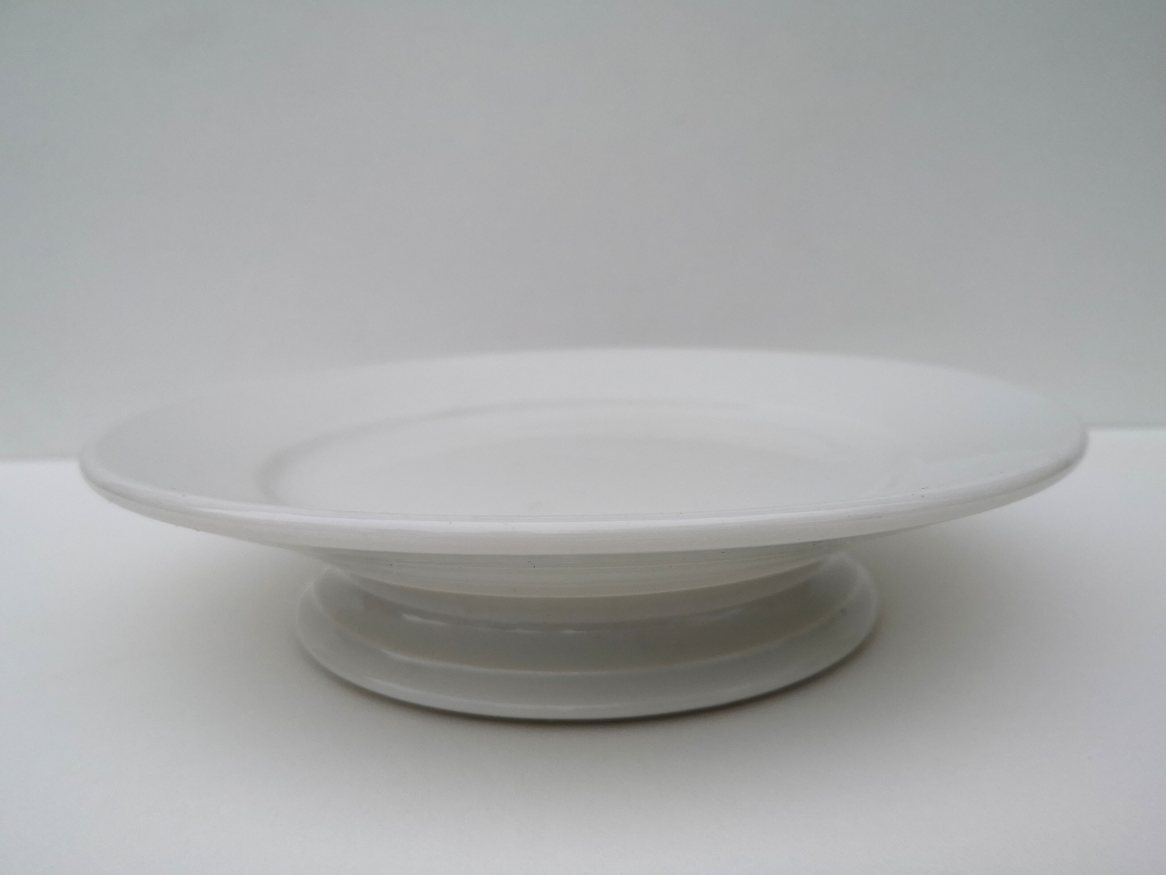 Presentation plate, pedestal