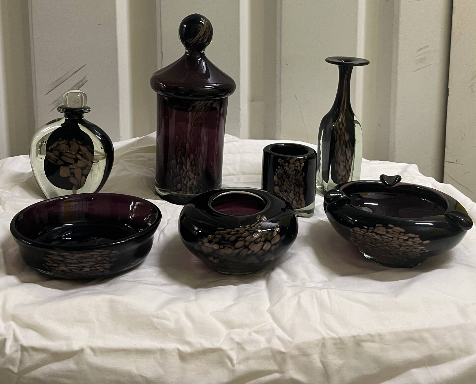 Lot de 7 pièces en verre soufflé signées Michèle Luzoro