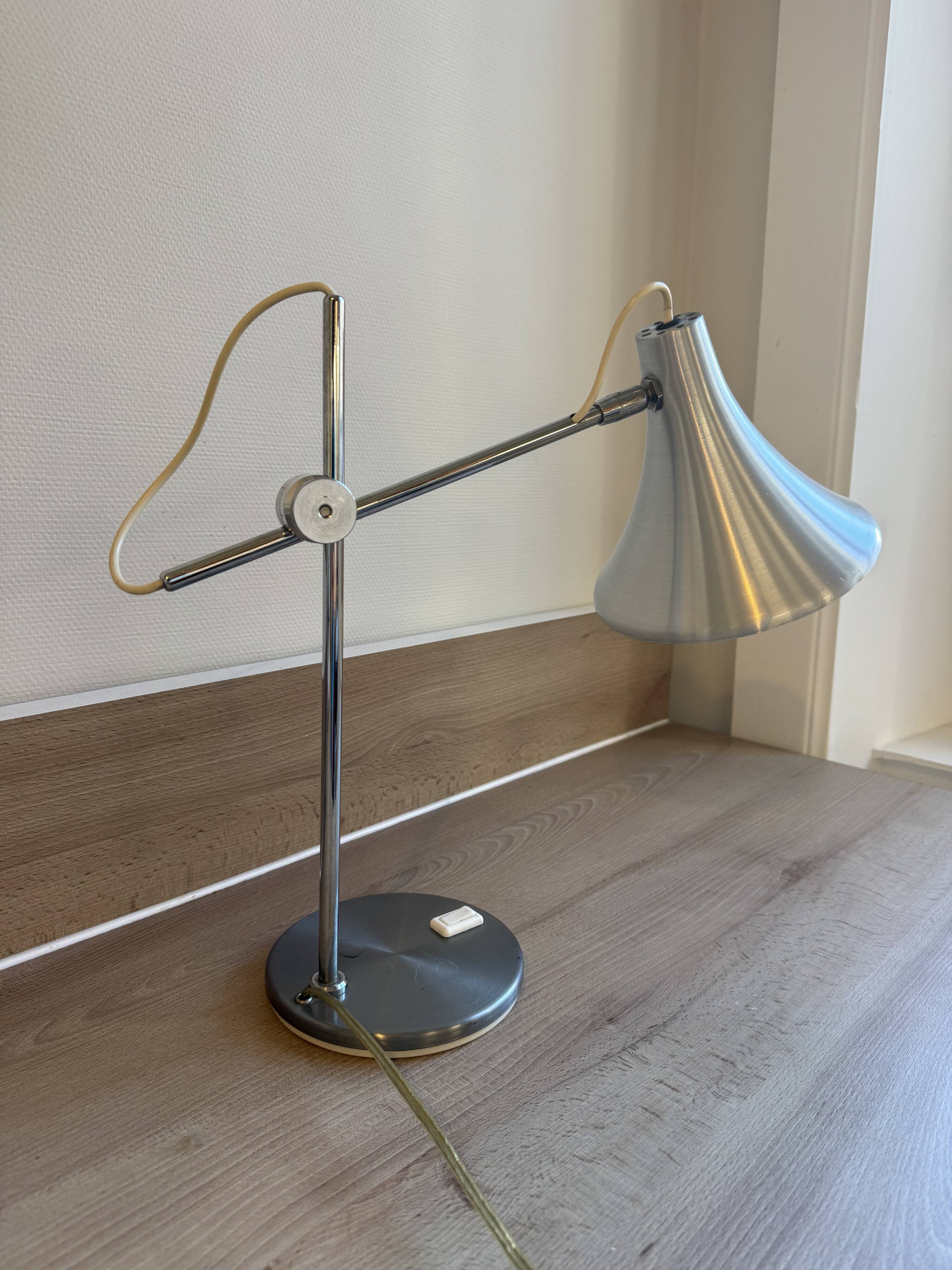 Lampe de Bureau Vintage à Bras Articulé – Métal Brossé & Chrome