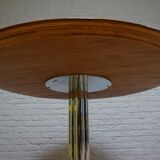 Mid-century modern round table by  Knoll International Kiga S.p.A, 1960s