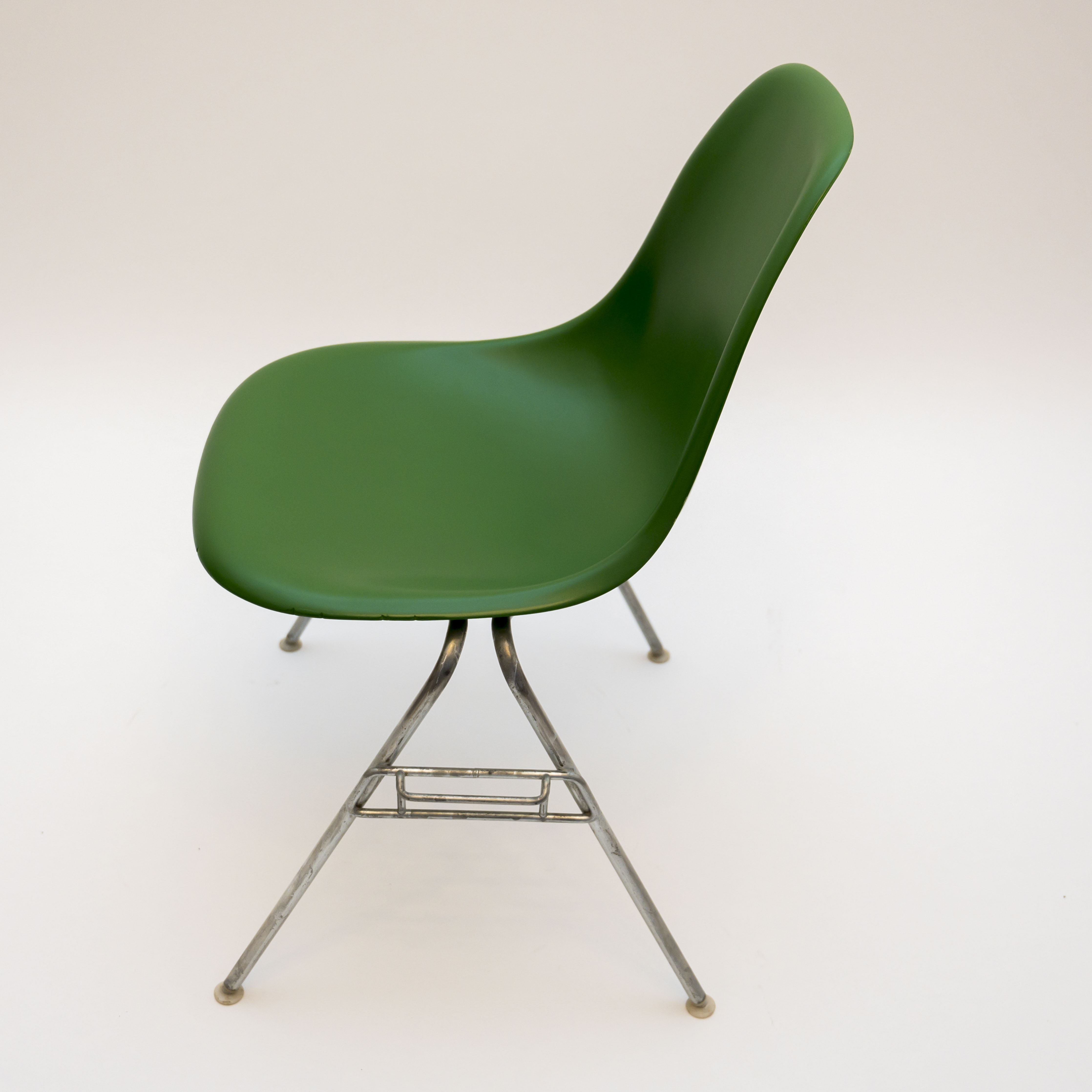 Duo de chaises DSS de Charles et Ray Eames, édition Herman Miller, 1969