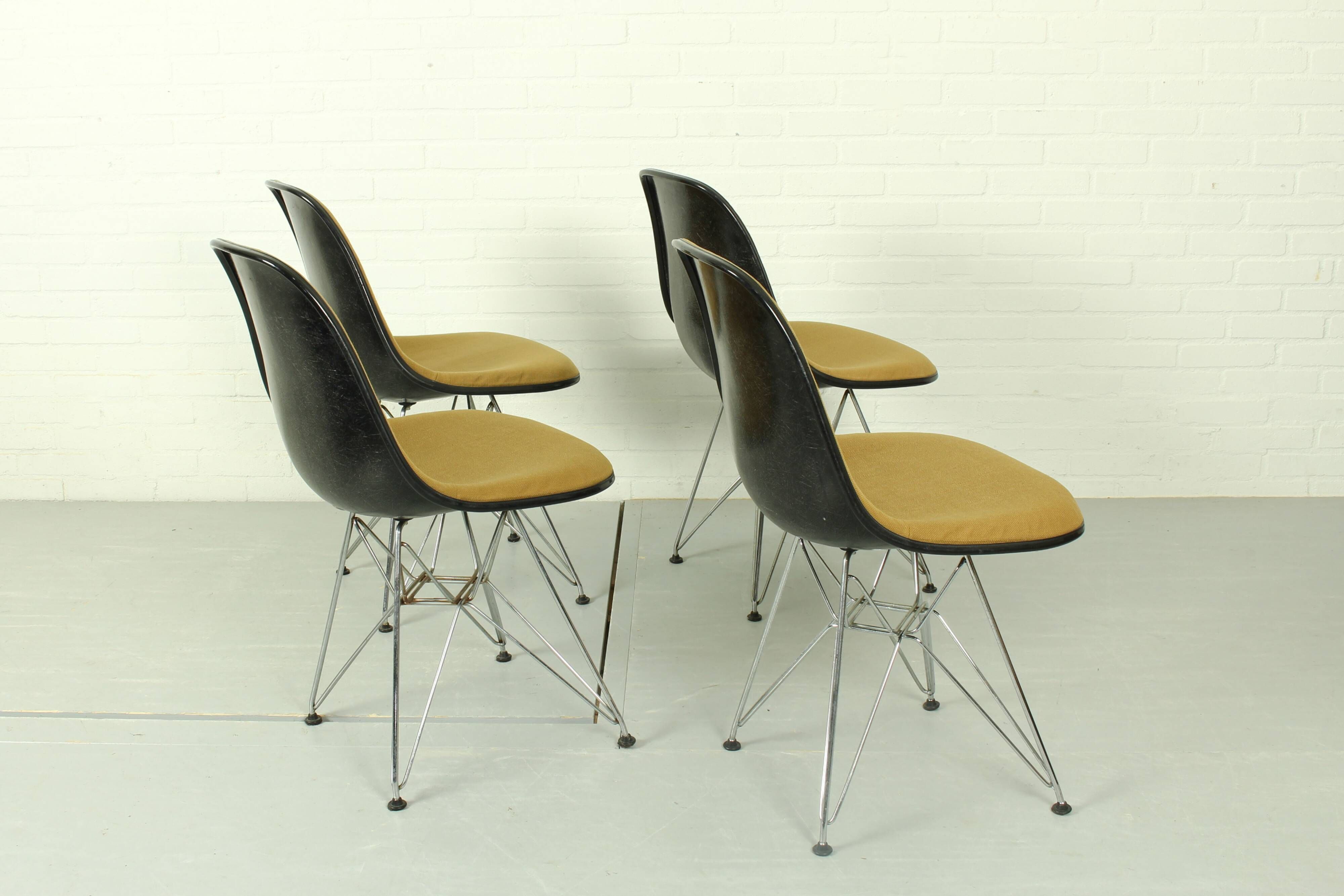 Set of 4 Yellow Herman Miller Original Vintage Eames Upholstered DSR Dining Side Chair, 1960s