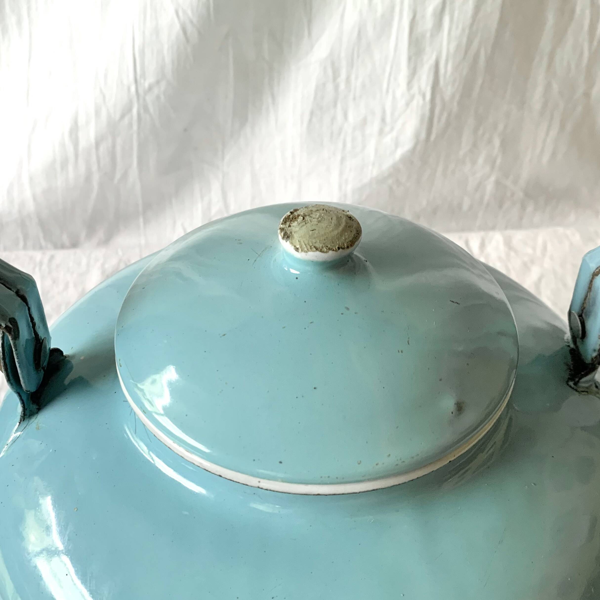 Large vintage kettle in blue enameled sheet metal