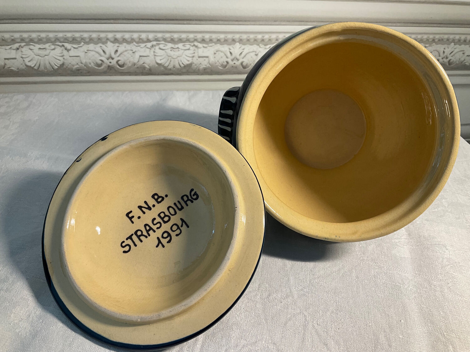 Daubière en terre cuite vernissée