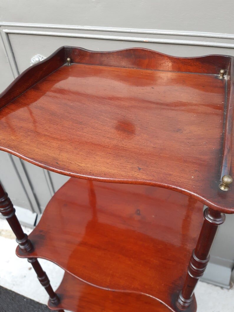 Napoleoin III Shelf