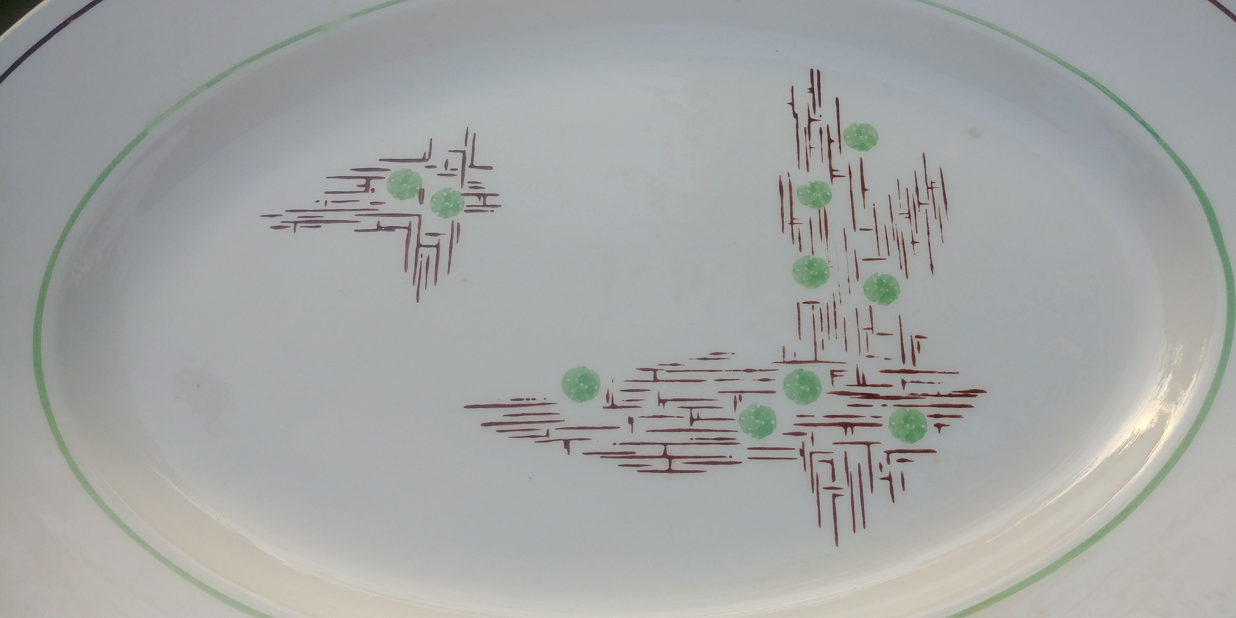 Oval serving dish of the faience factory of Gien model Old Pigalle