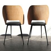 Paire de chaises tonneau bois et skai vintage 1960