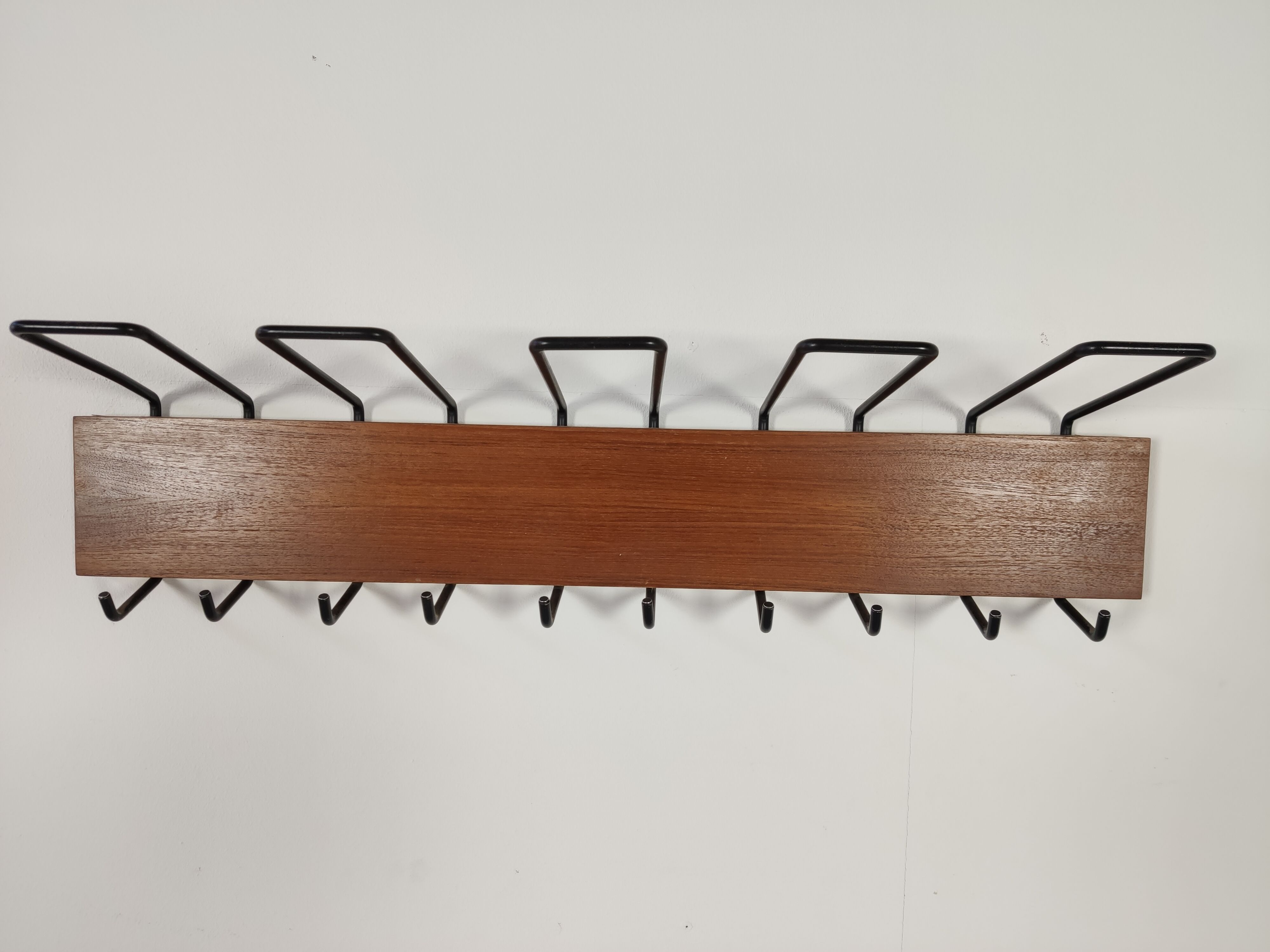 Scandinavian wall shelf in 60s teak