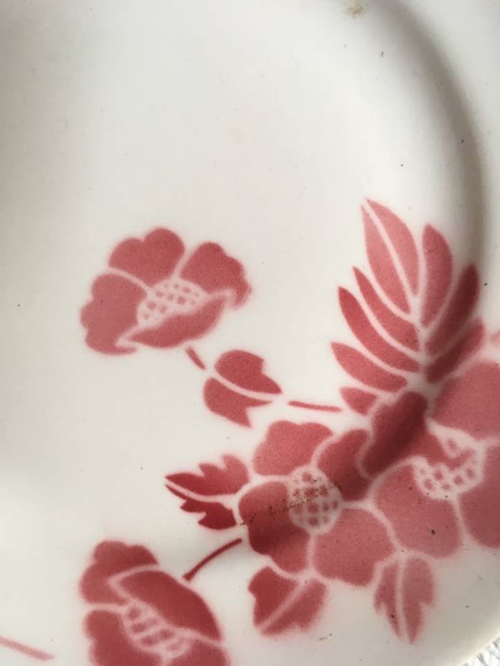 Set of eight plates desserten yellow green and red