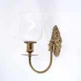 Trois appliques en laiton et verre opaque, années 50