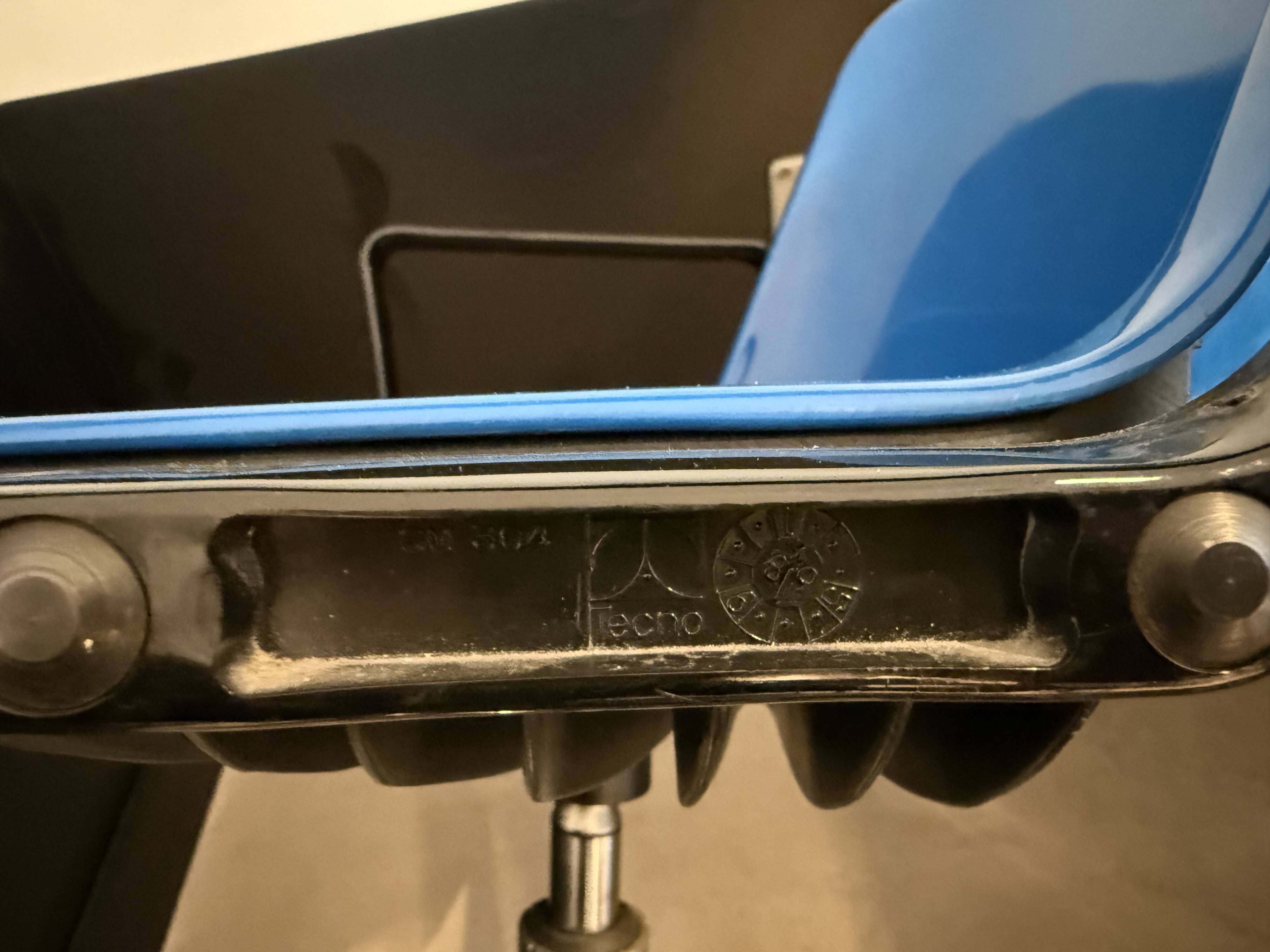 Modus chair Osvaldo Tecno