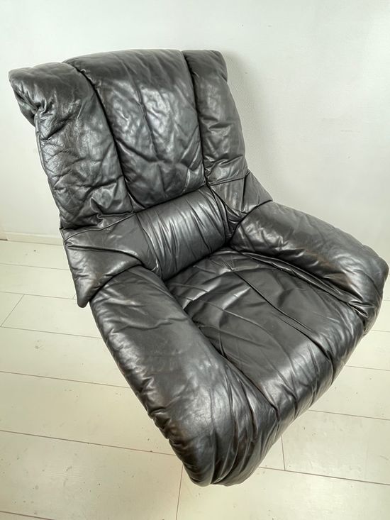 Fauteuil italien en cuir vintage noir